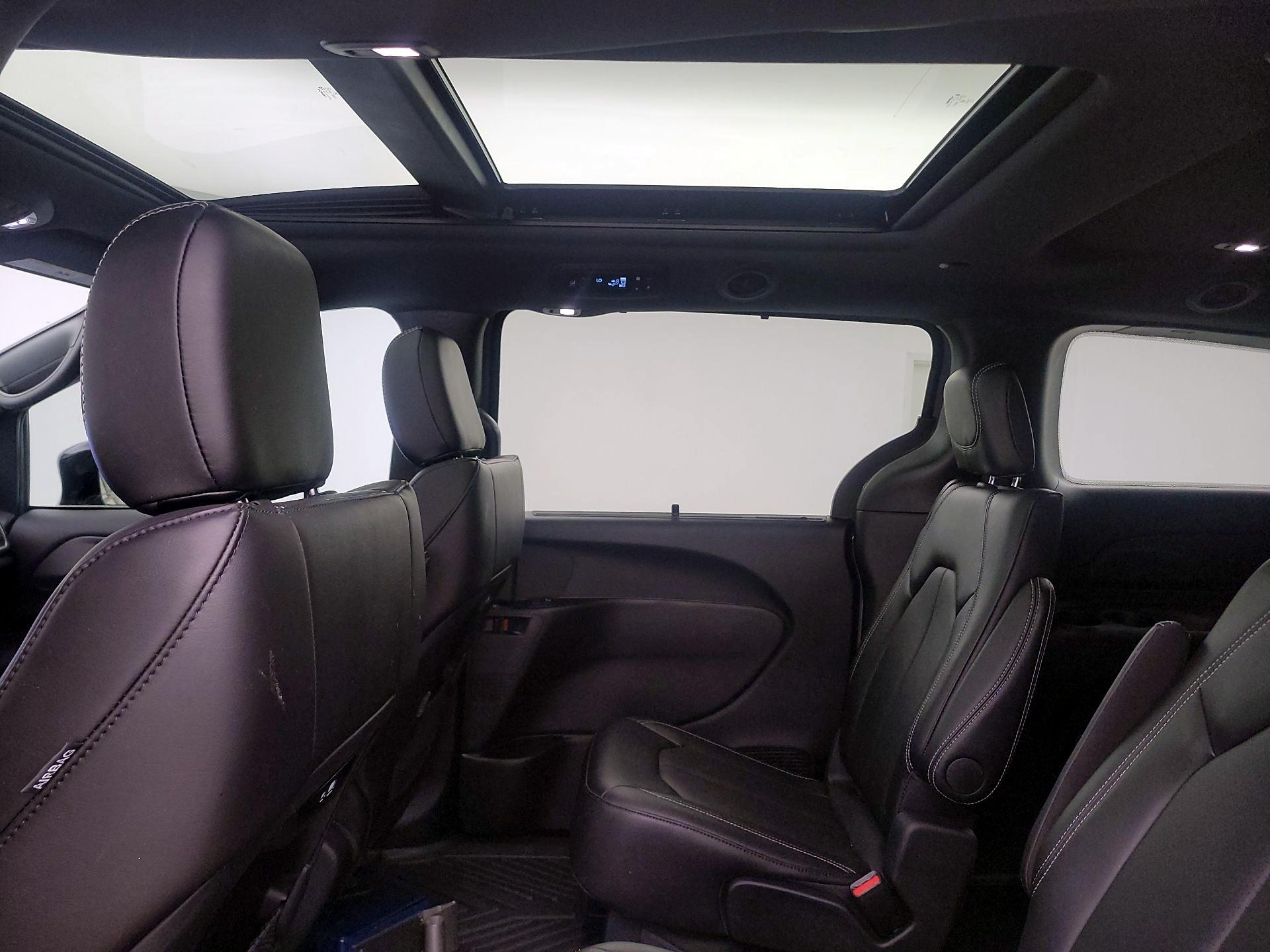 Thumbnail: 2025 Chrysler Pacifica - 19