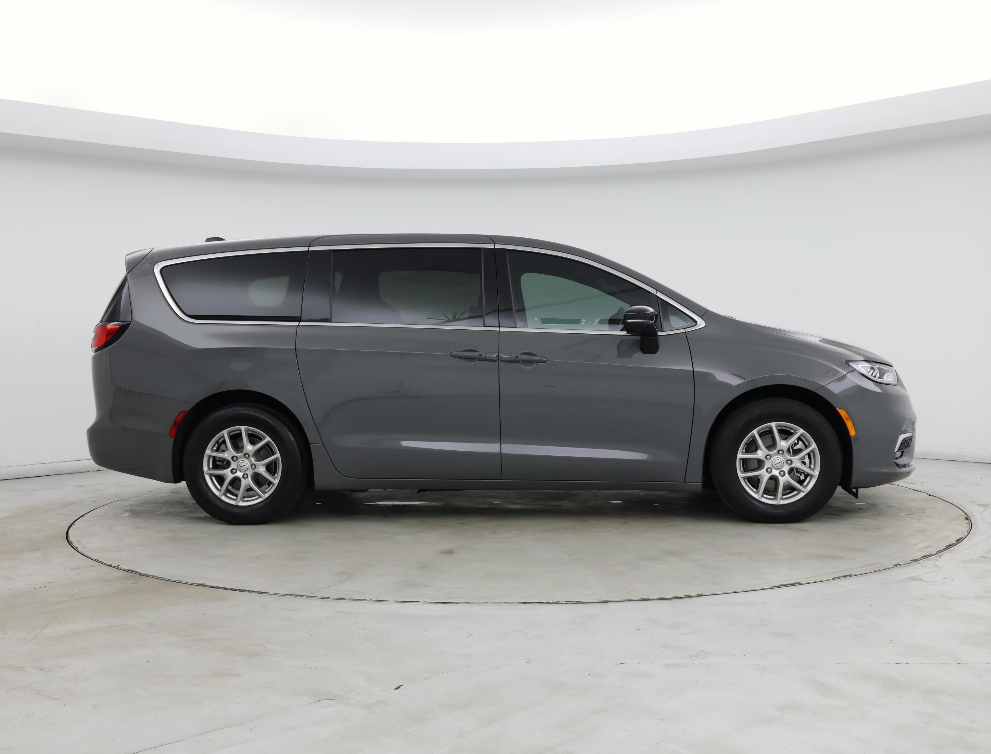 Thumbnail: 2025 Chrysler Pacifica - 7