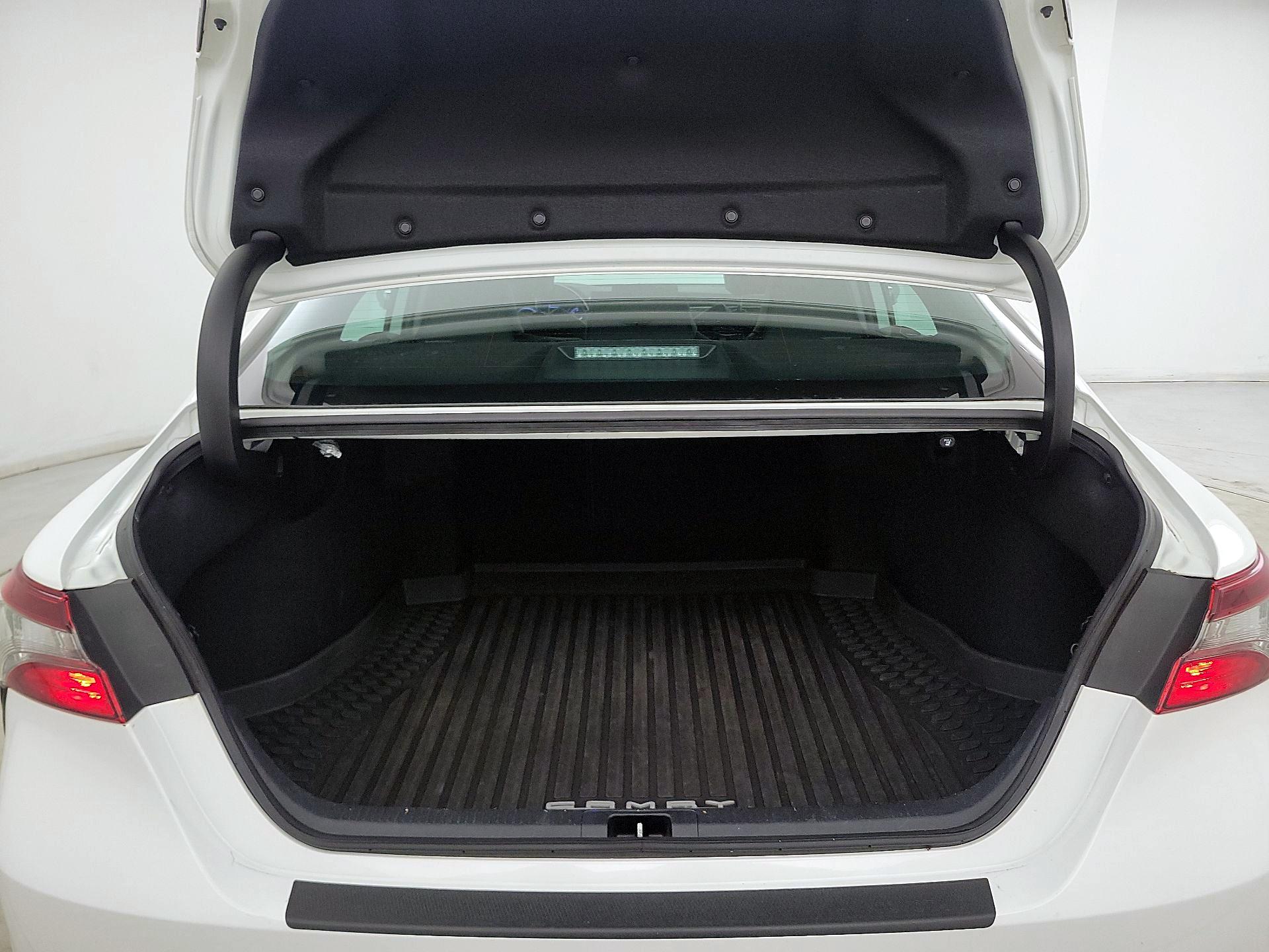 Thumbnail: 2022 Toyota Camry - 20