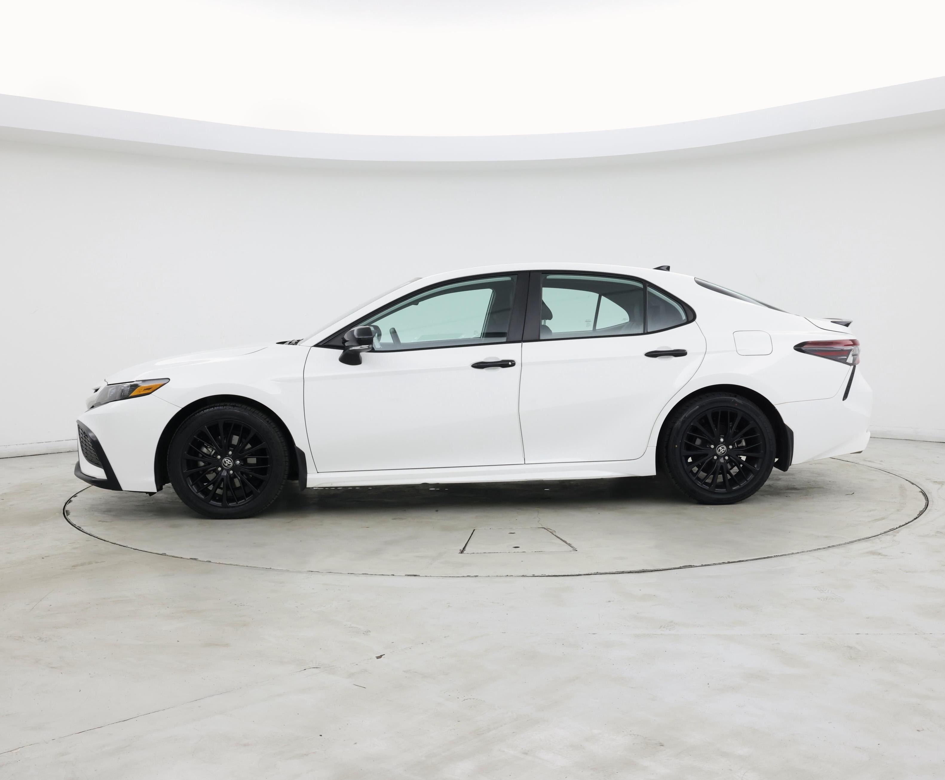 Thumbnail: 2022 Toyota Camry - 3