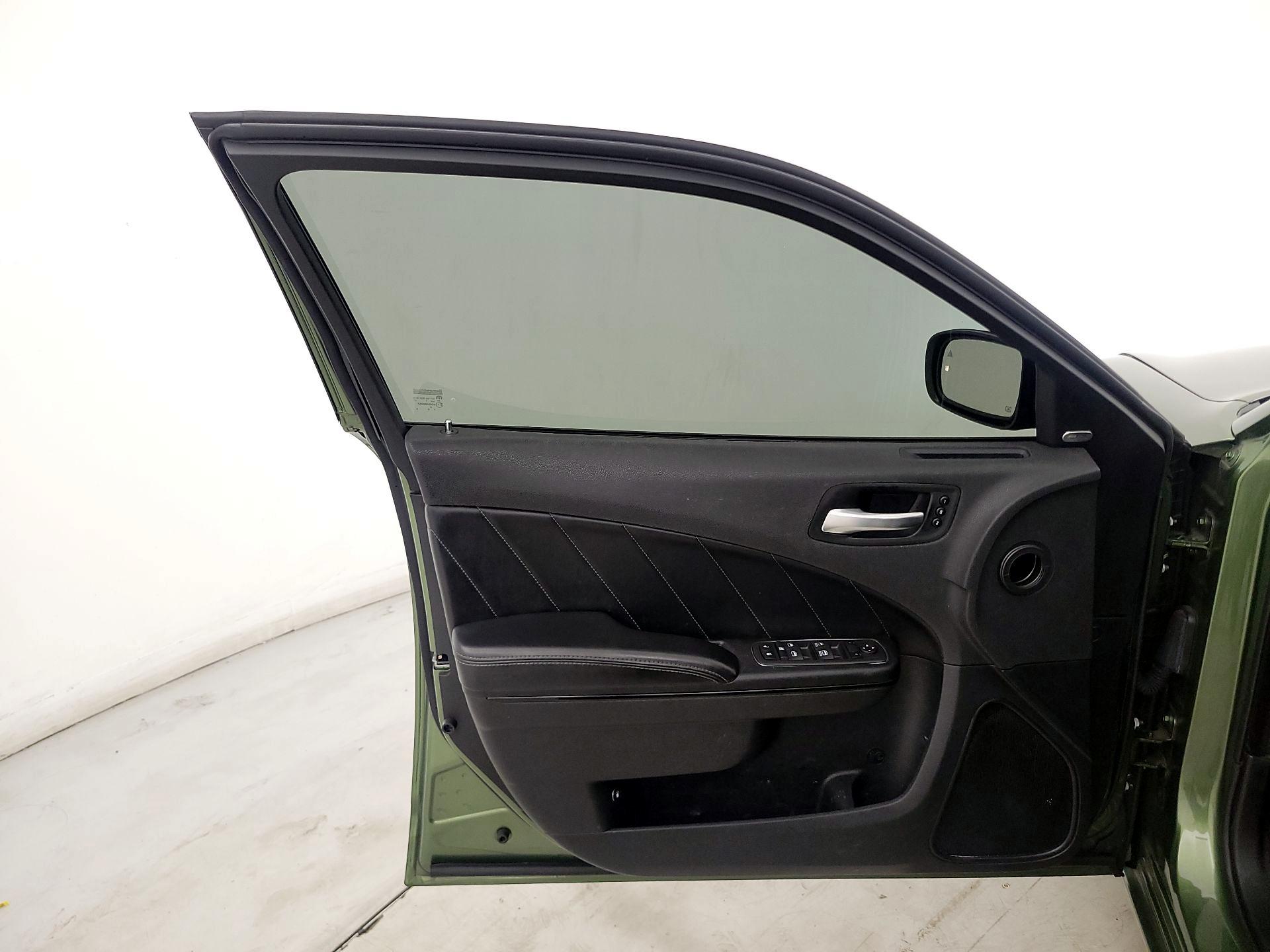 Thumbnail: 2018 Dodge Charger - 12