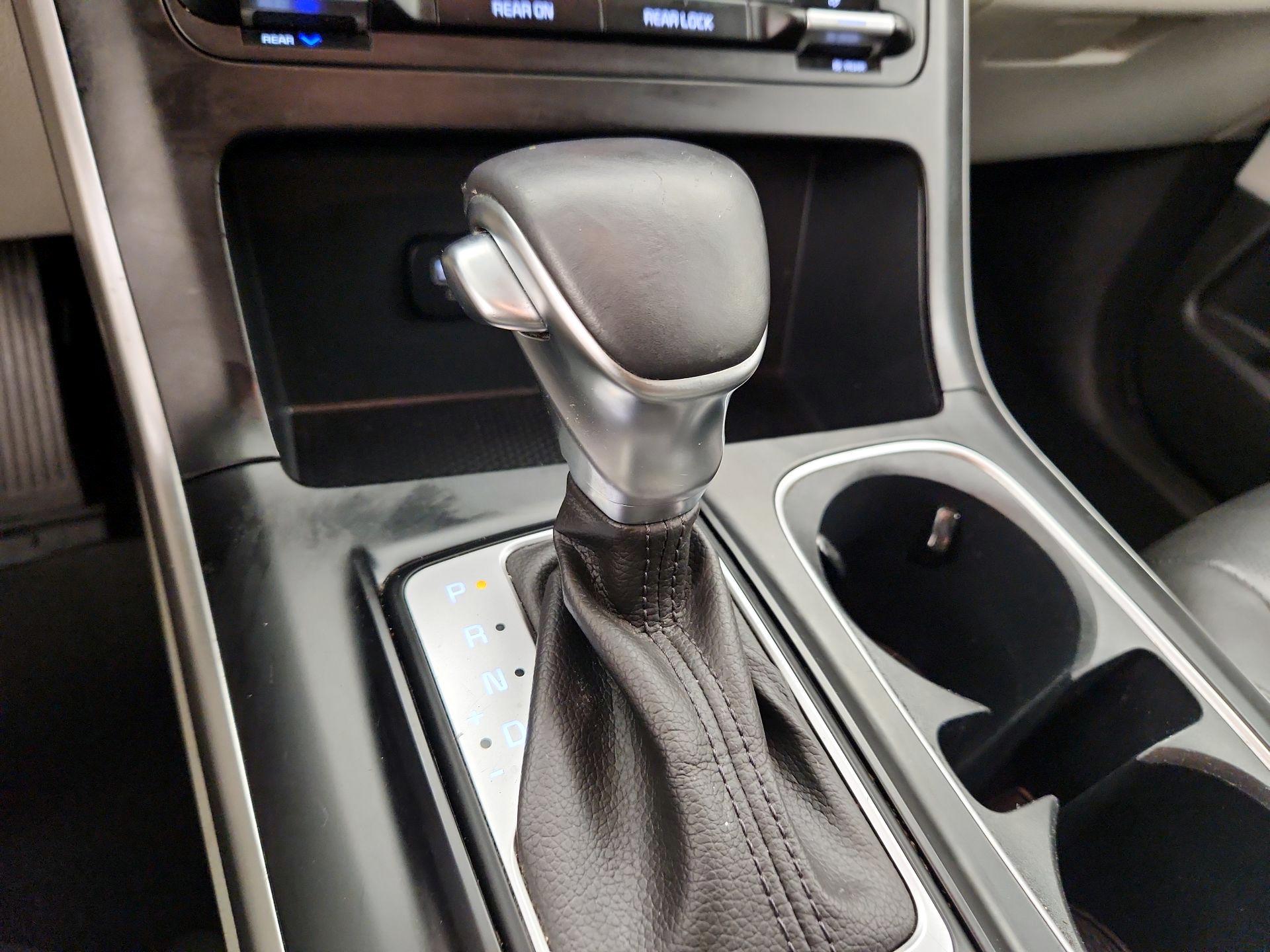 Thumbnail: 2023 Kia Carnival - 15