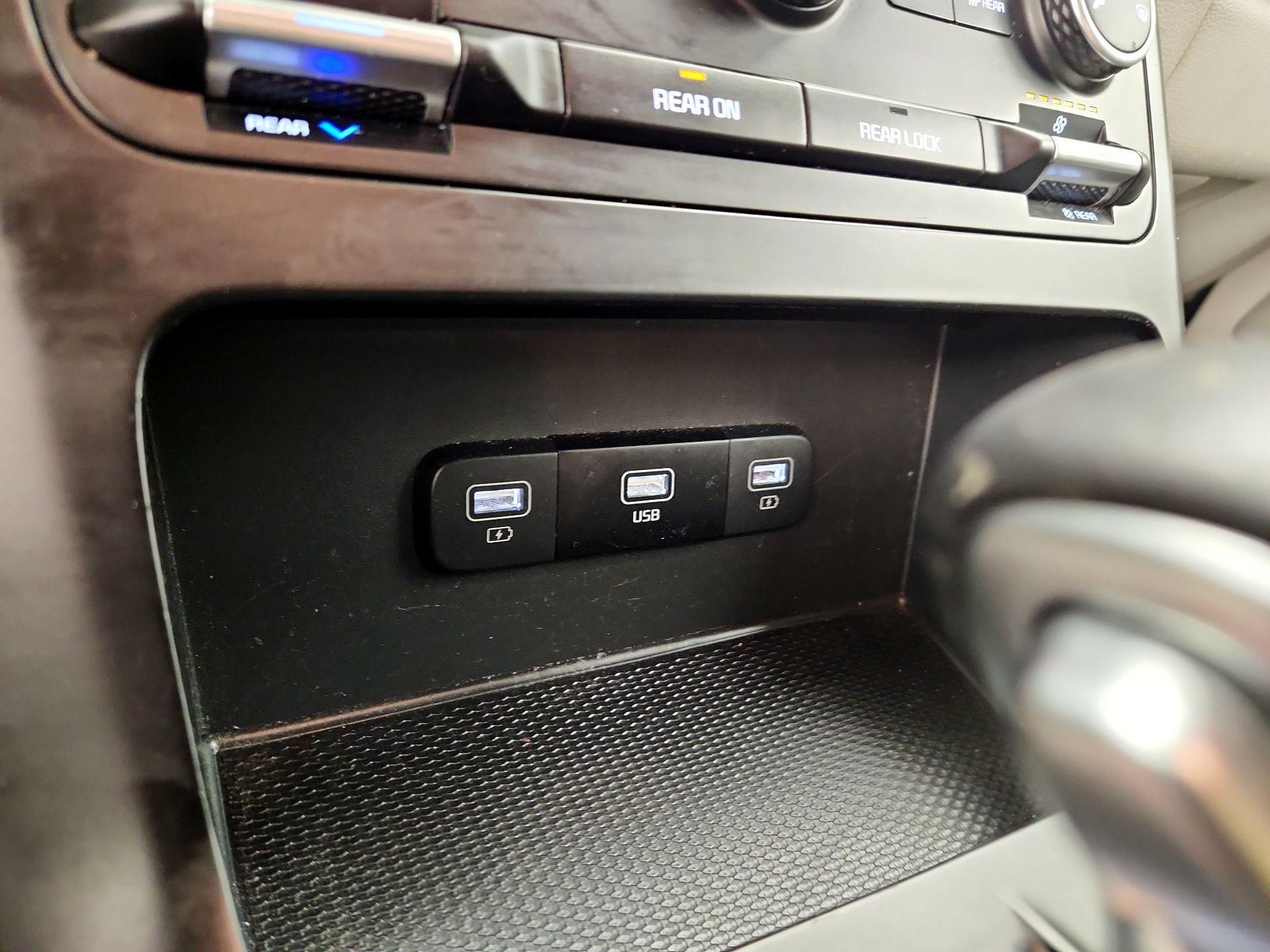 Thumbnail: 2023 Kia Carnival - 16