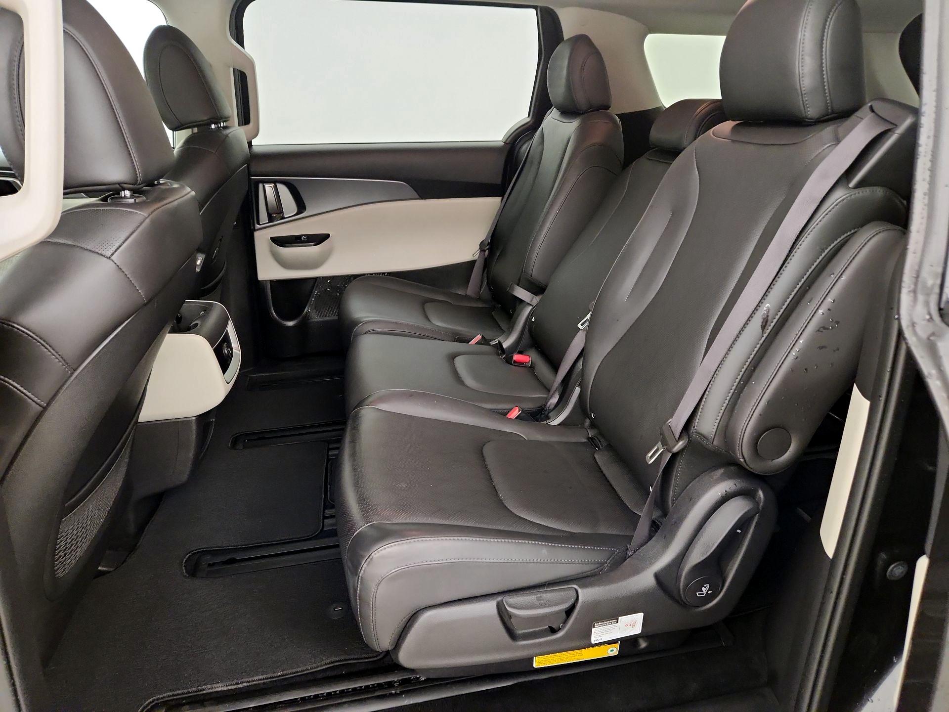 Thumbnail: 2023 Kia Carnival - 17