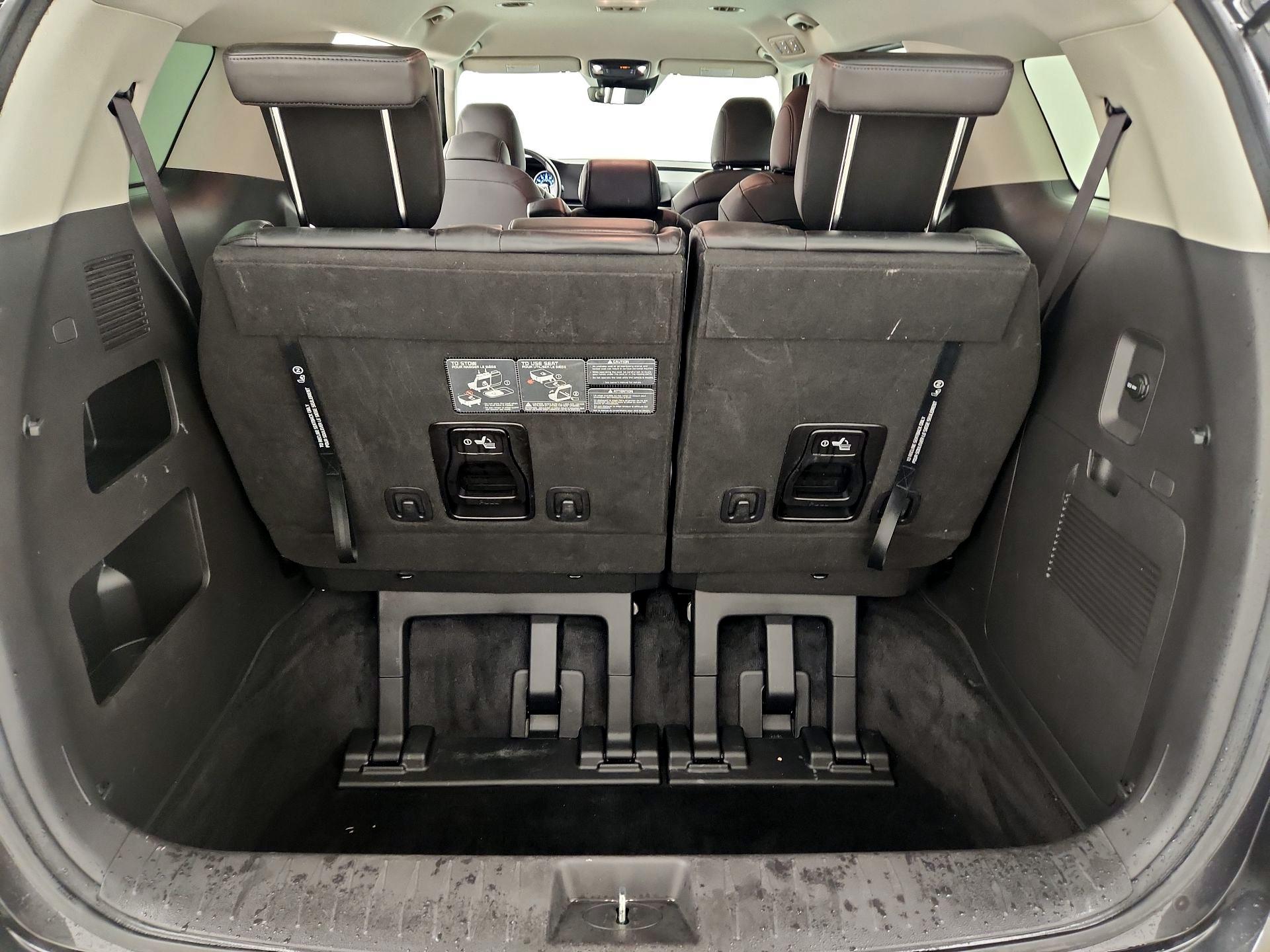 Thumbnail: 2023 Kia Carnival - 19