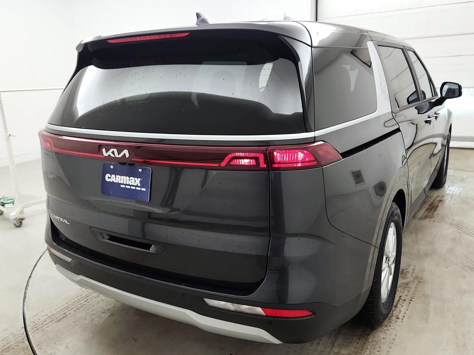 Thumbnail: 2023 Kia Carnival - 5