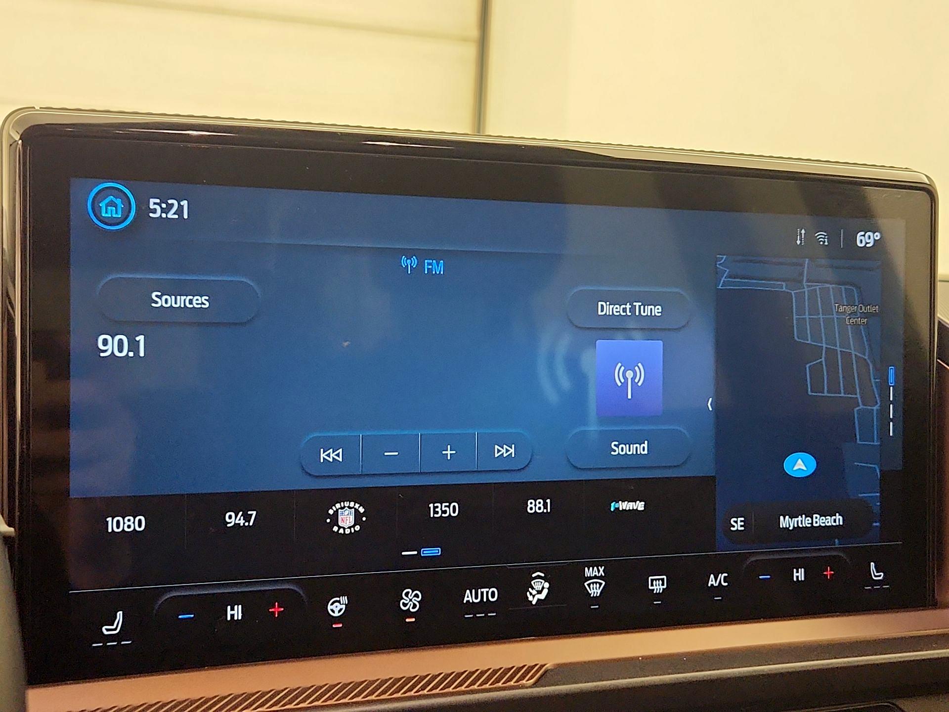 Thumbnail: 2025 Ford Bronco Sport - 16