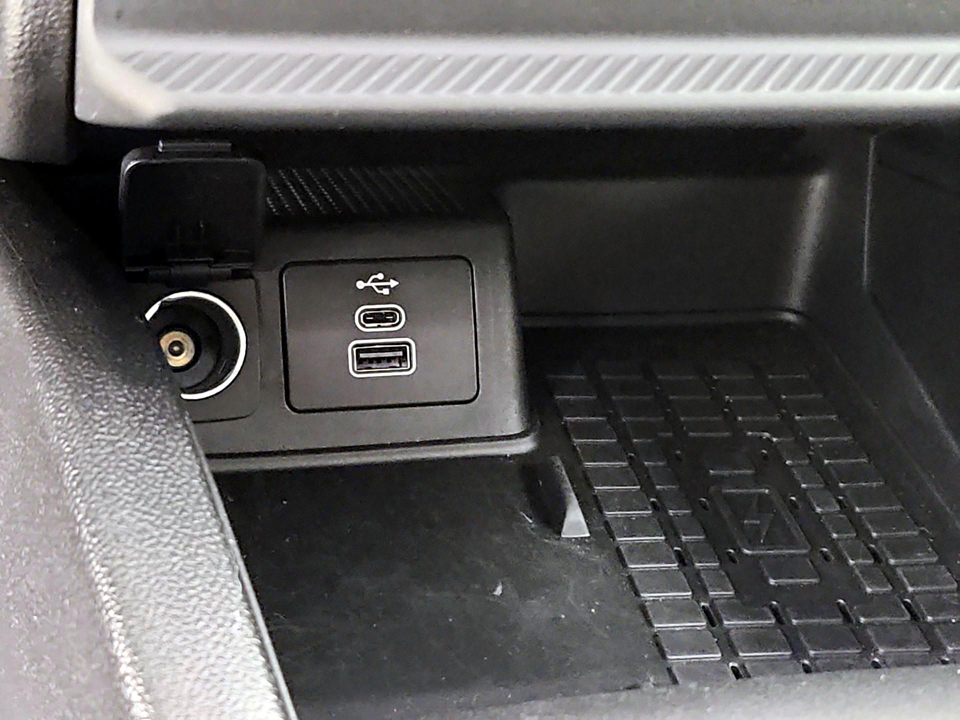 Thumbnail: 2025 Ford Bronco Sport - 19