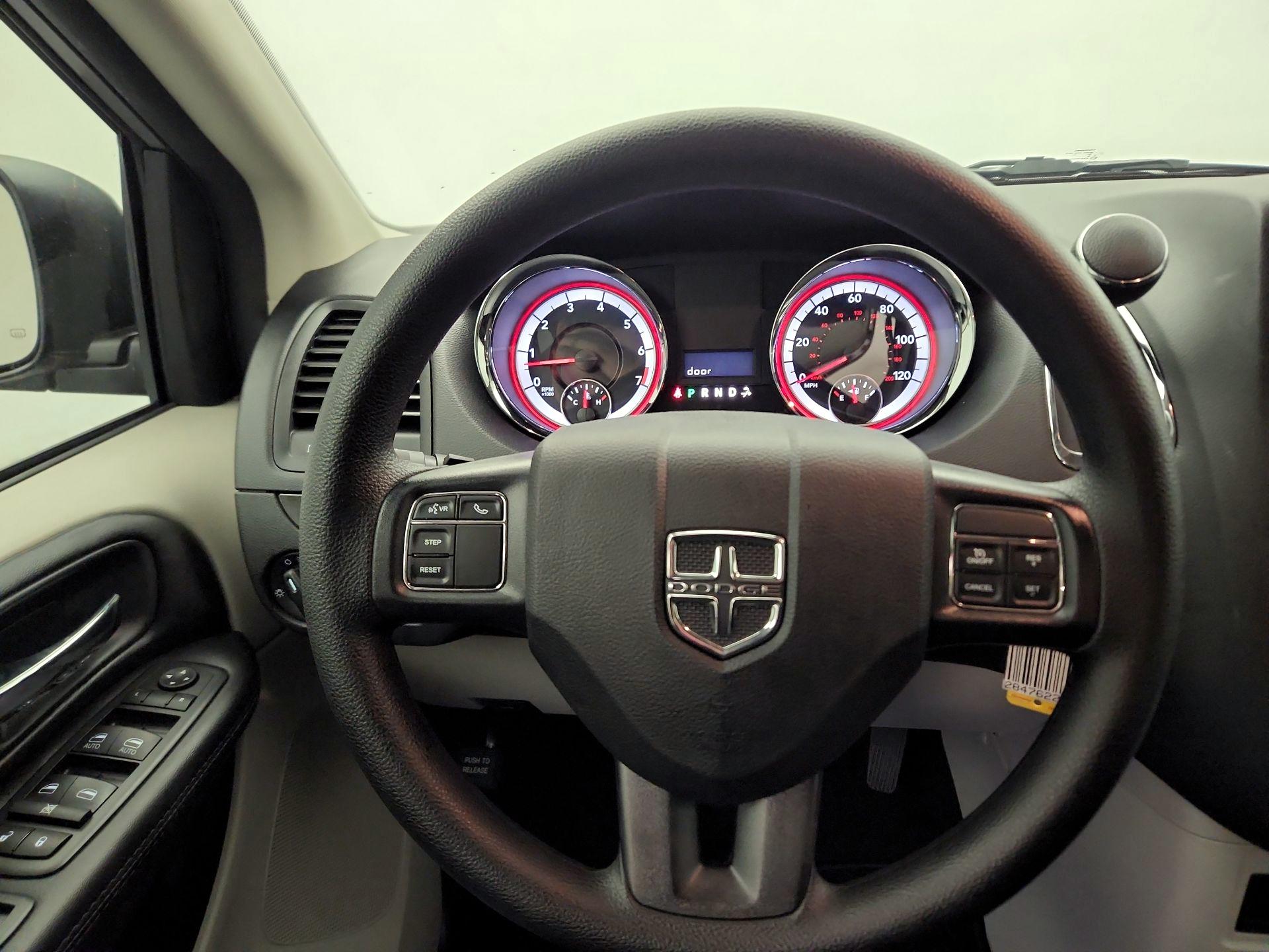 Thumbnail: 2020 Dodge Grand Caravan - 10