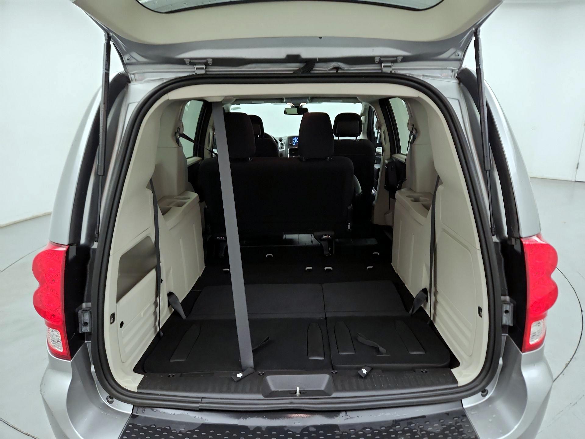 Thumbnail: 2020 Dodge Grand Caravan - 20