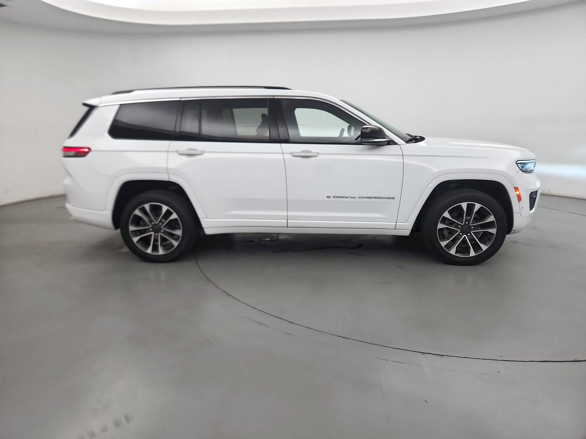 Thumbnail: 2022 Jeep Grand Cherokee L - 4