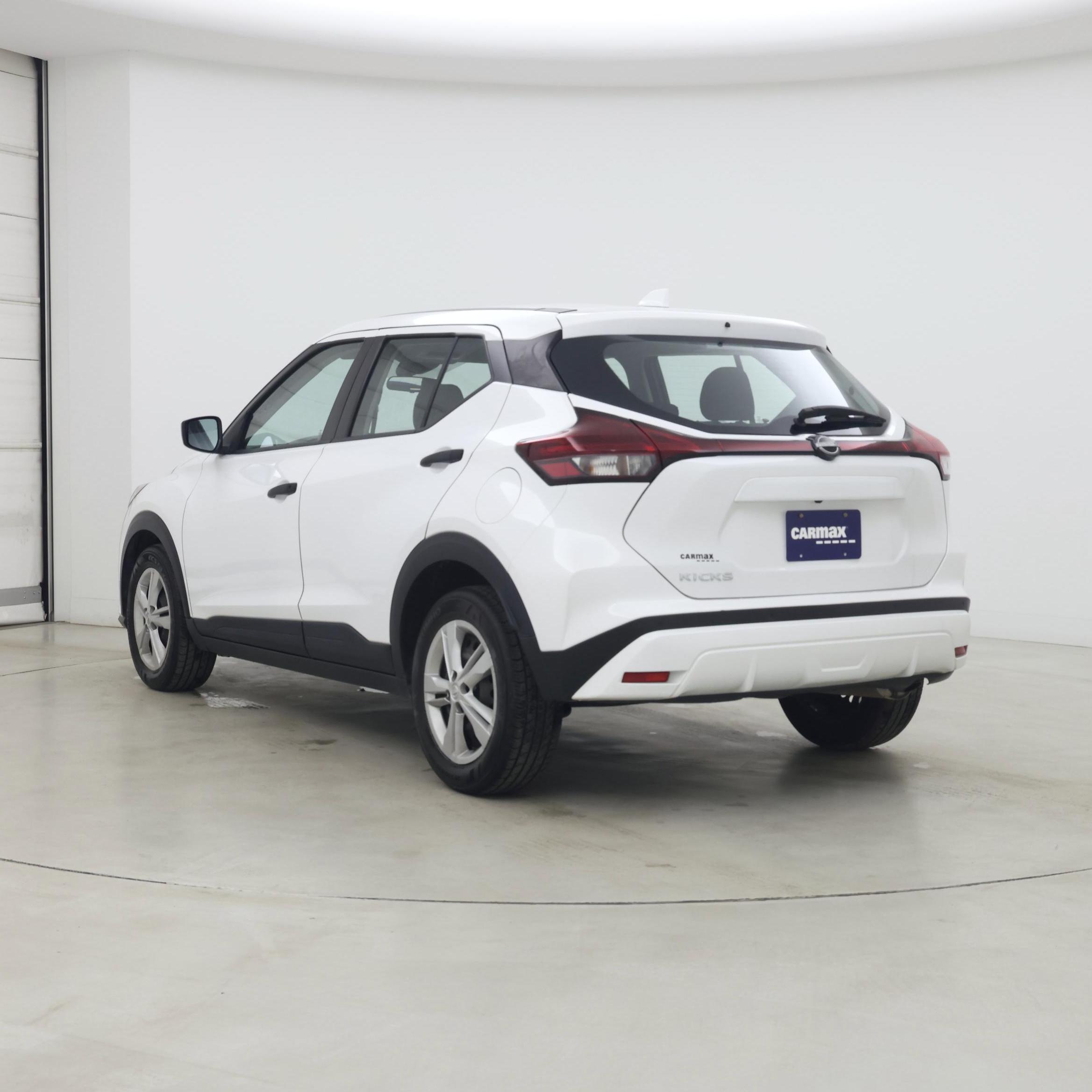 Thumbnail: 2023 Nissan Kicks - 2