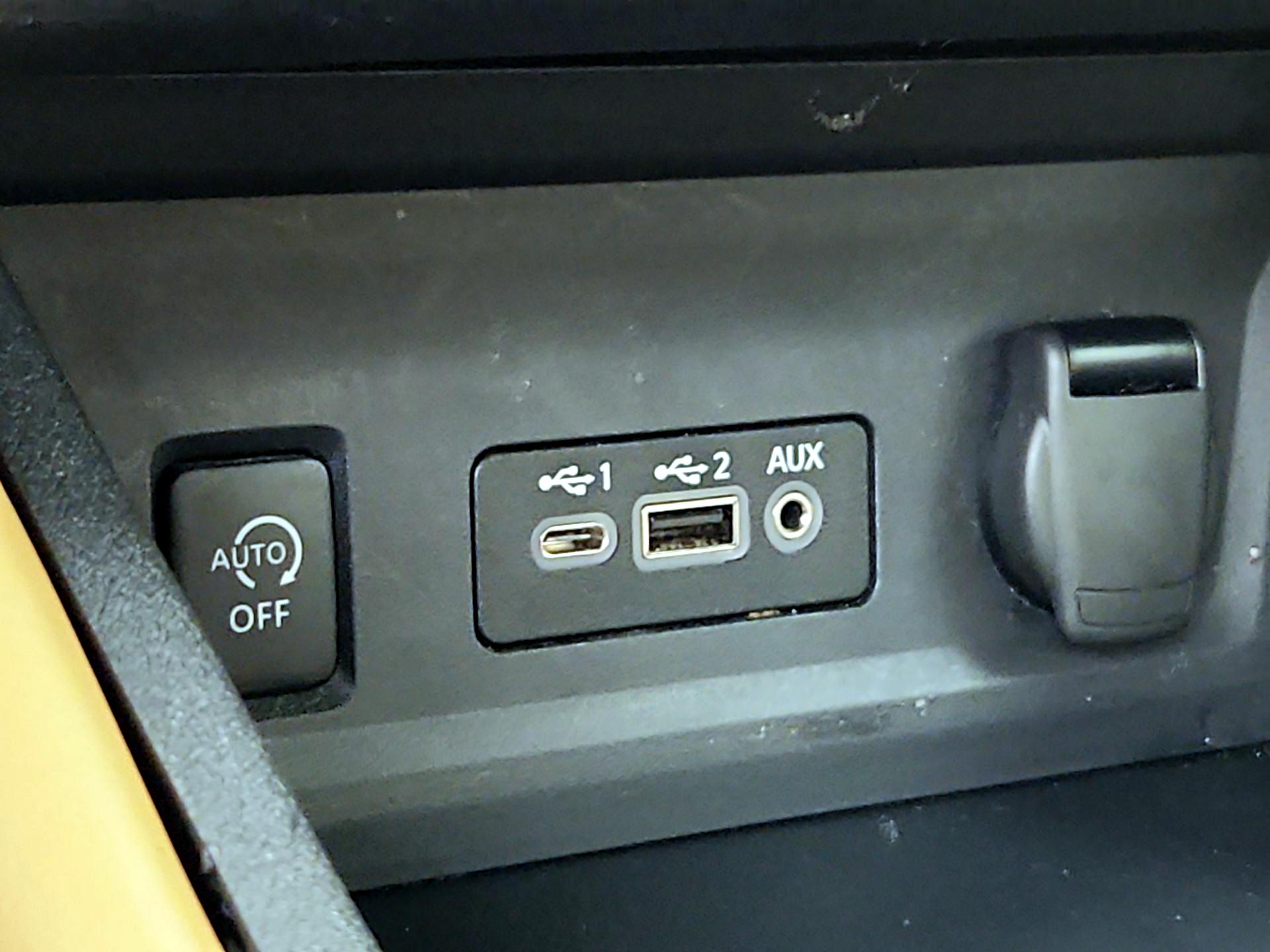 Thumbnail: 2025 Nissan Sentra - 18