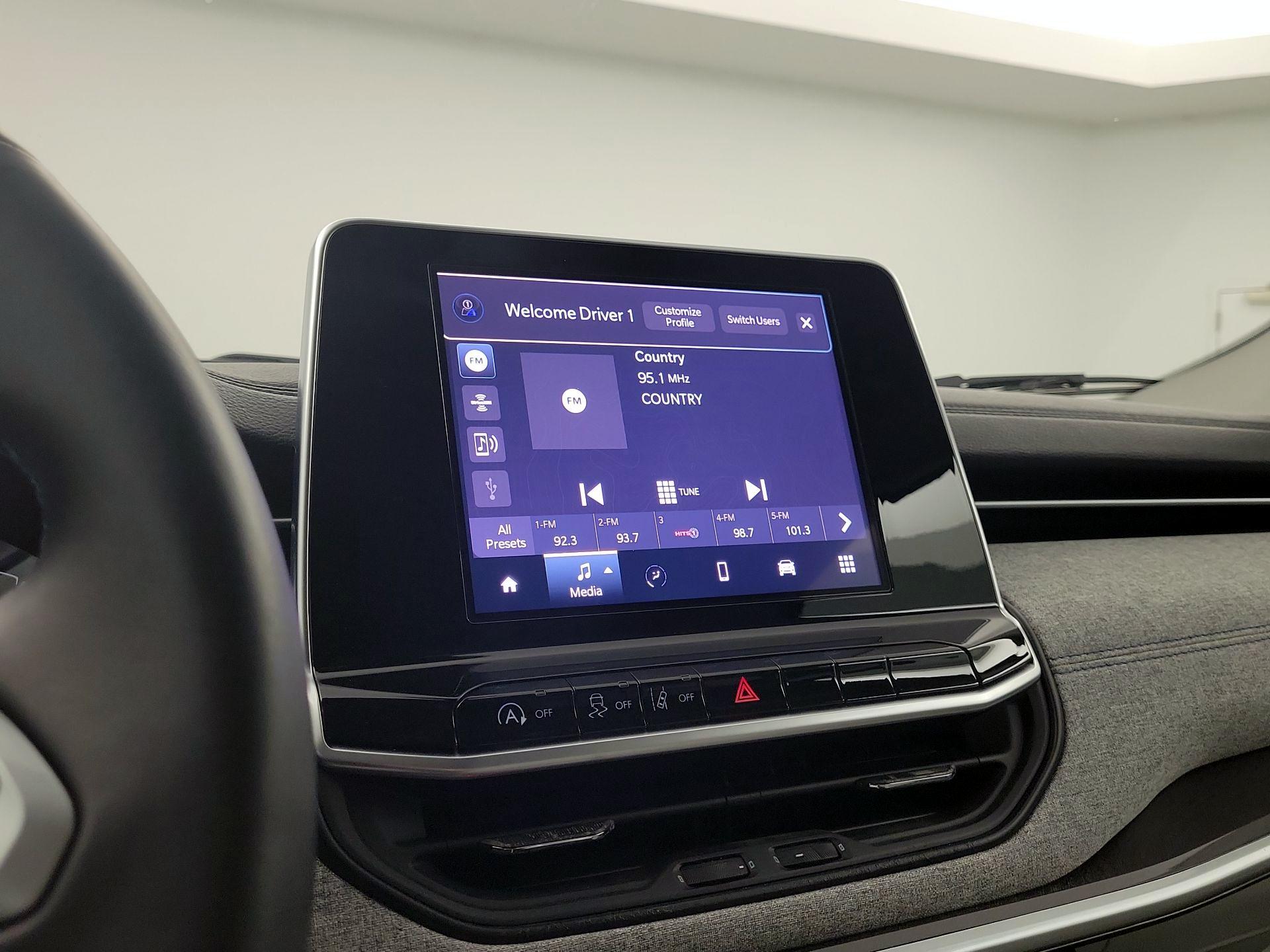 Thumbnail: 2022 Jeep Compass - 13