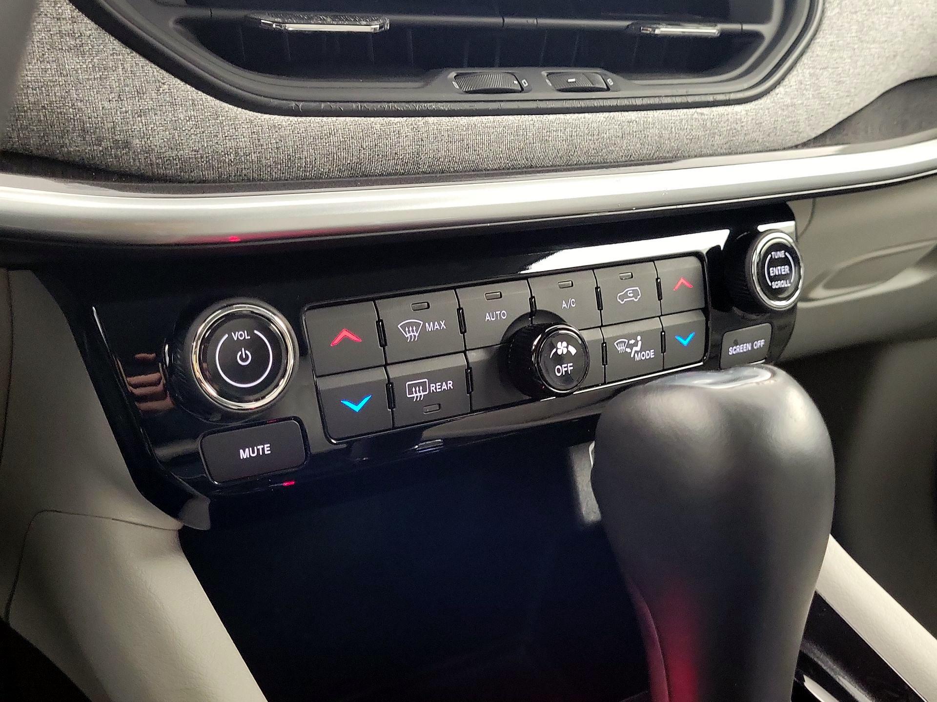 Thumbnail: 2022 Jeep Compass - 14