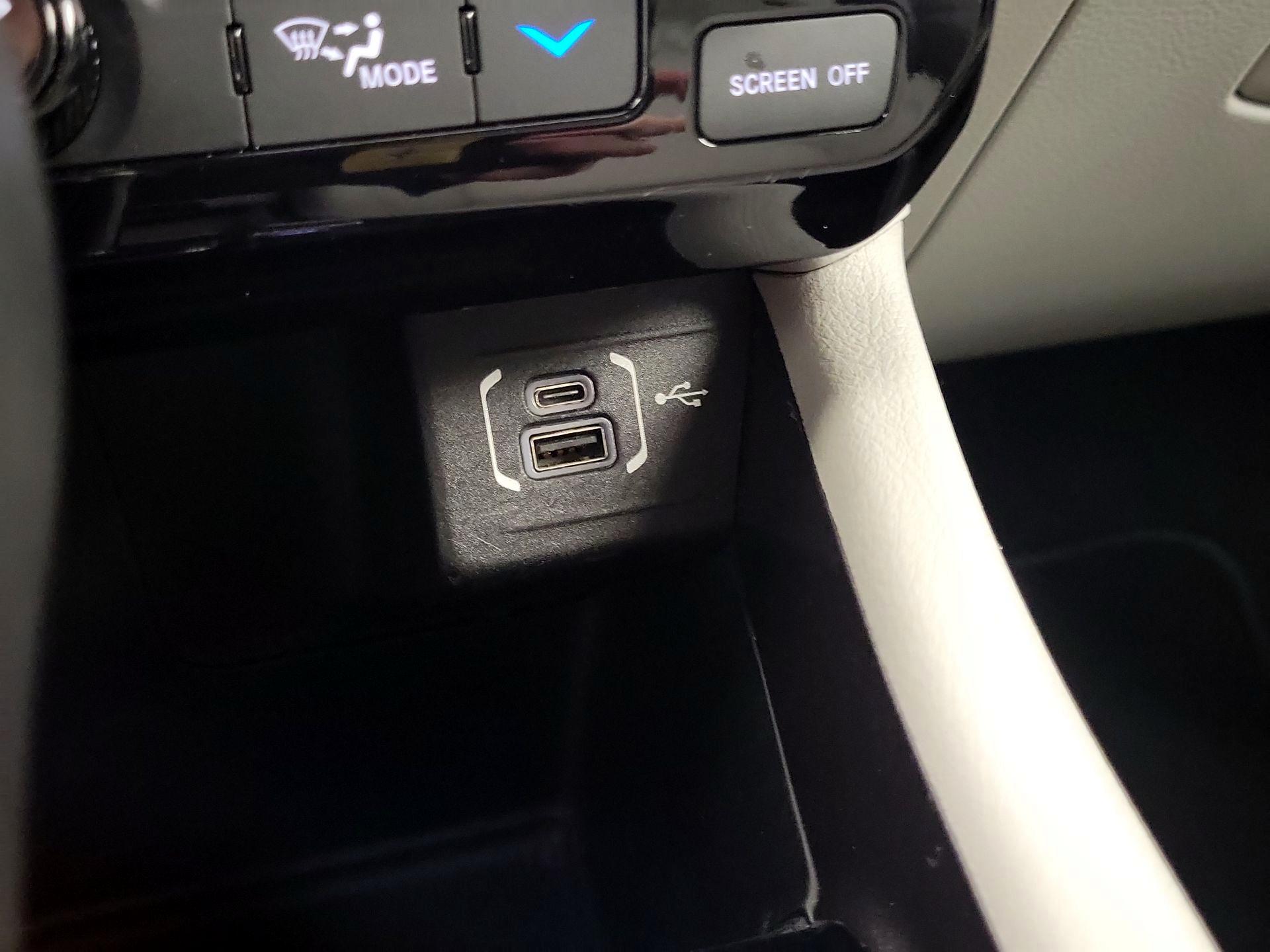 Thumbnail: 2022 Jeep Compass - 16