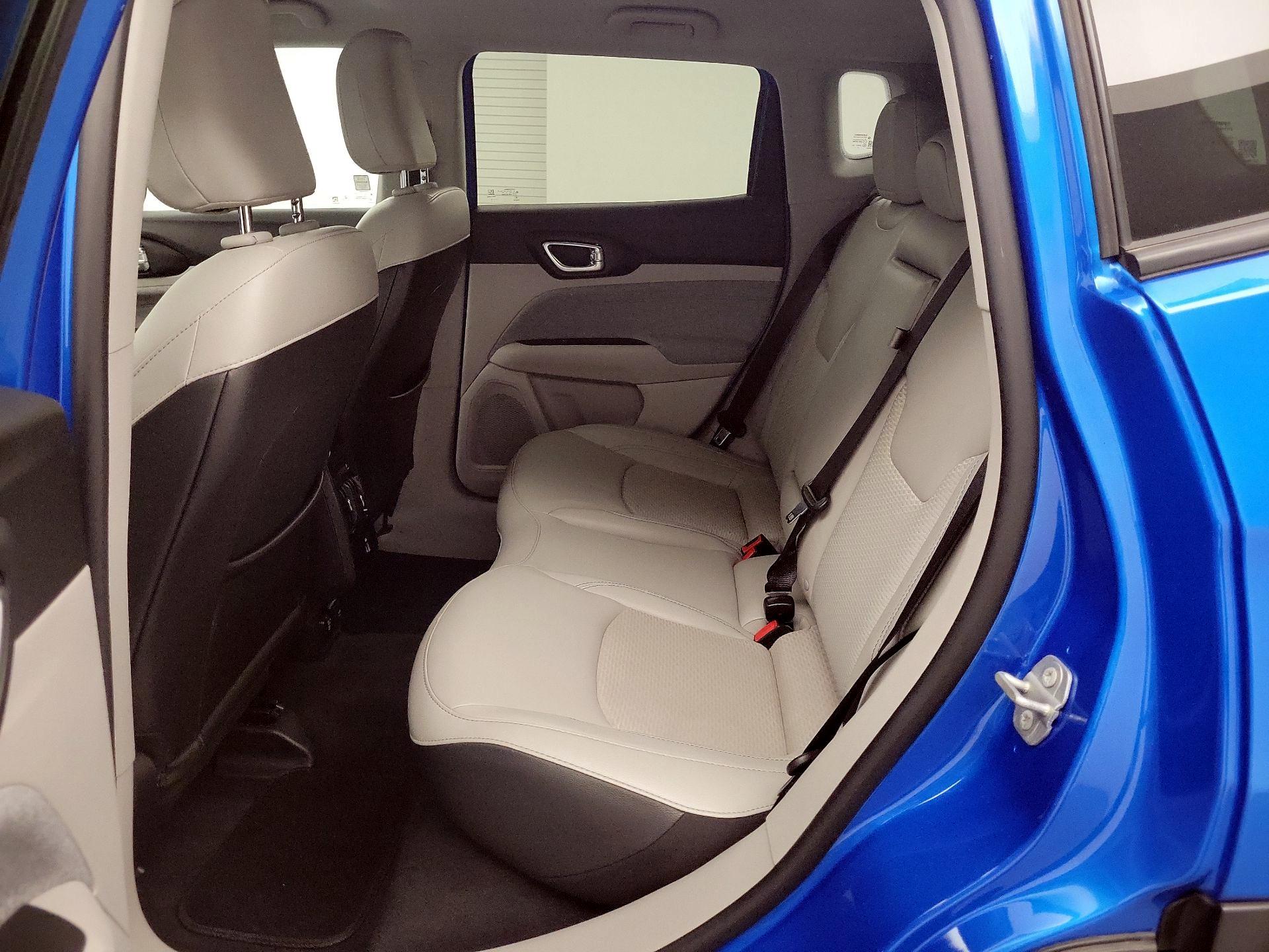 Thumbnail: 2022 Jeep Compass - 17