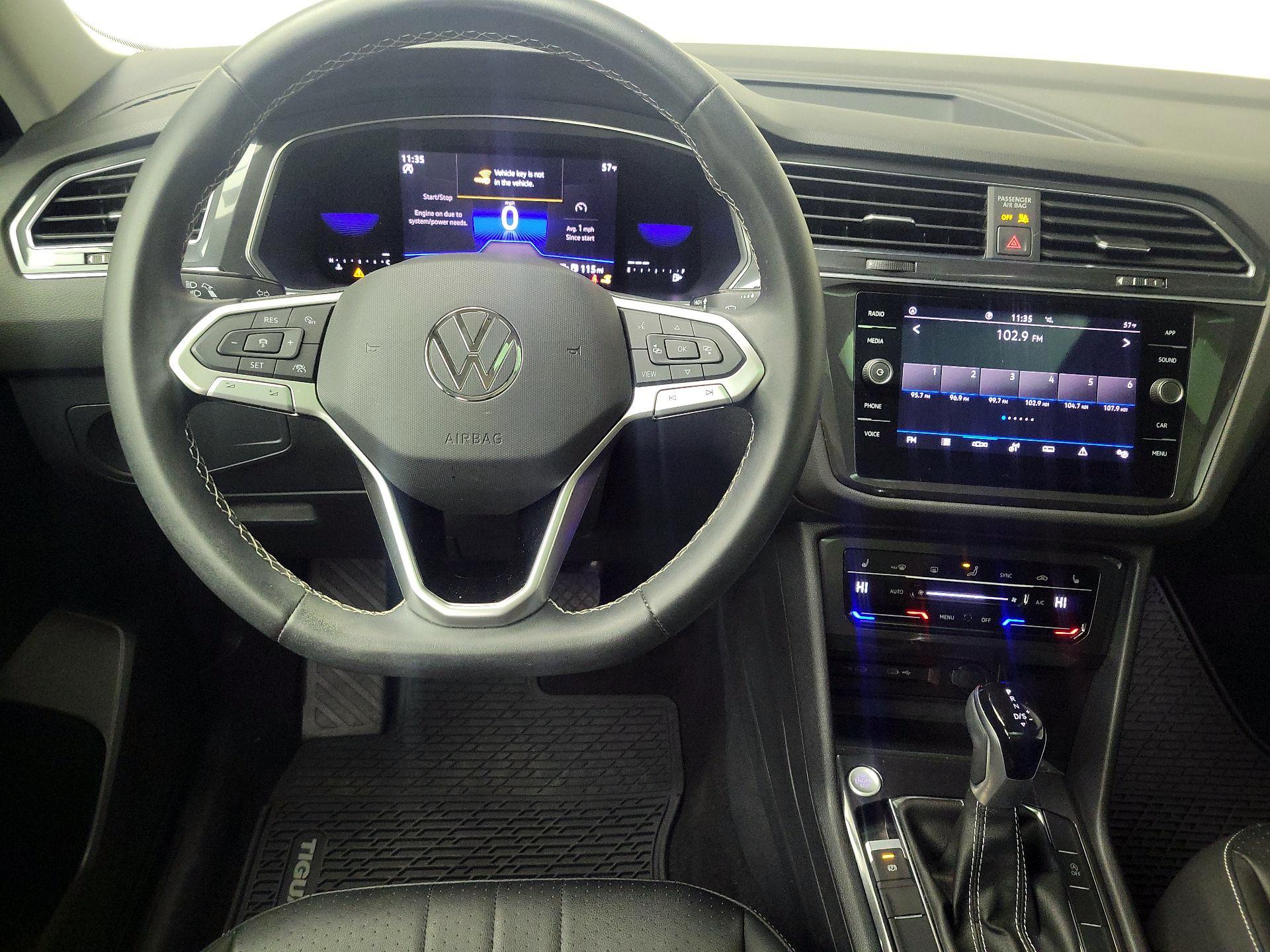 Thumbnail: 2023 Volkswagen Tiguan - 10