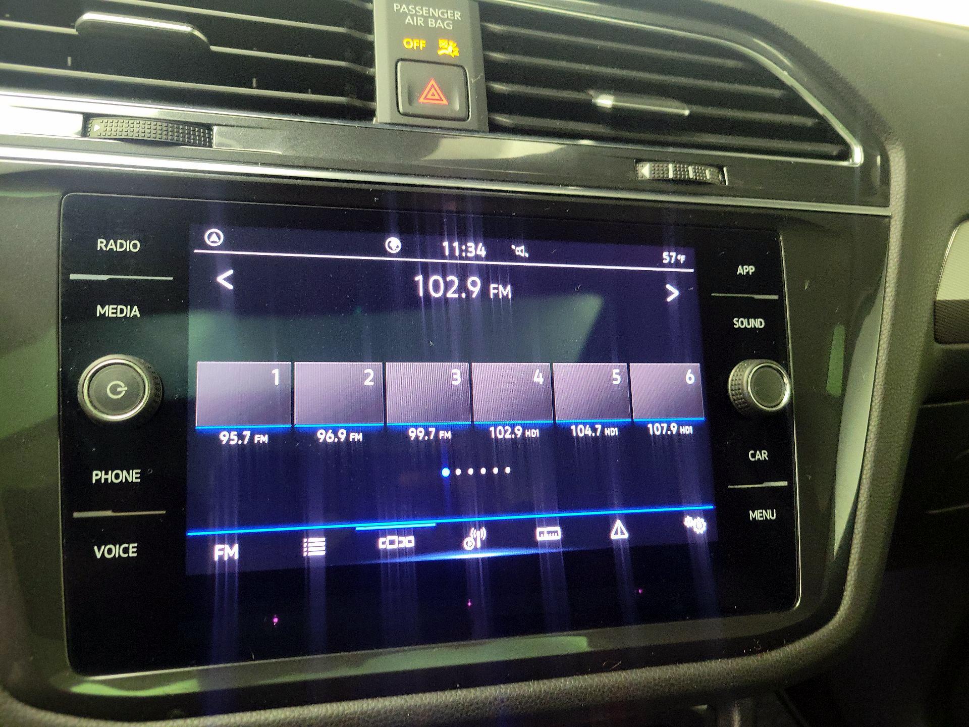 Thumbnail: 2023 Volkswagen Tiguan - 15