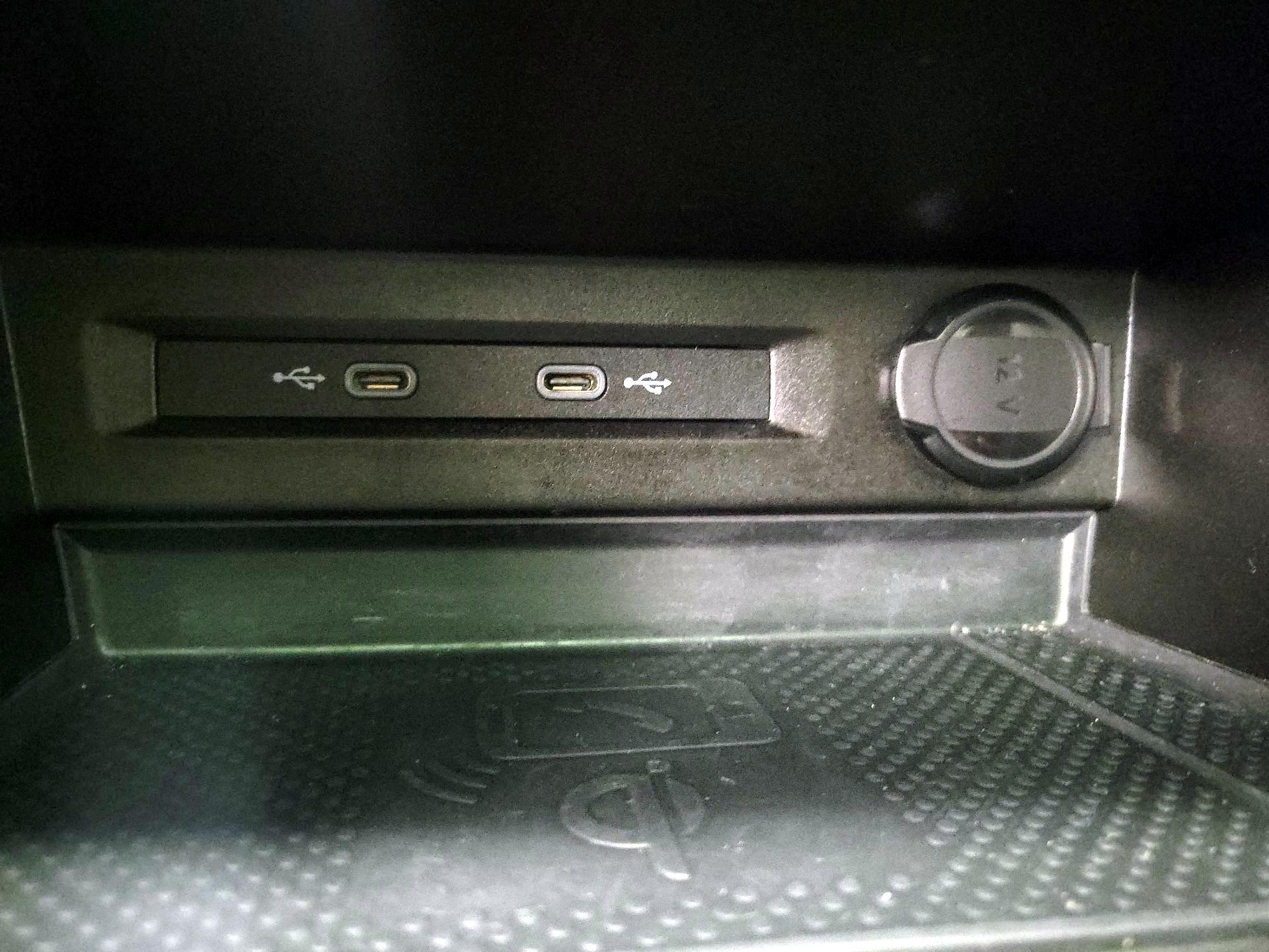 Thumbnail: 2023 Volkswagen Tiguan - 18