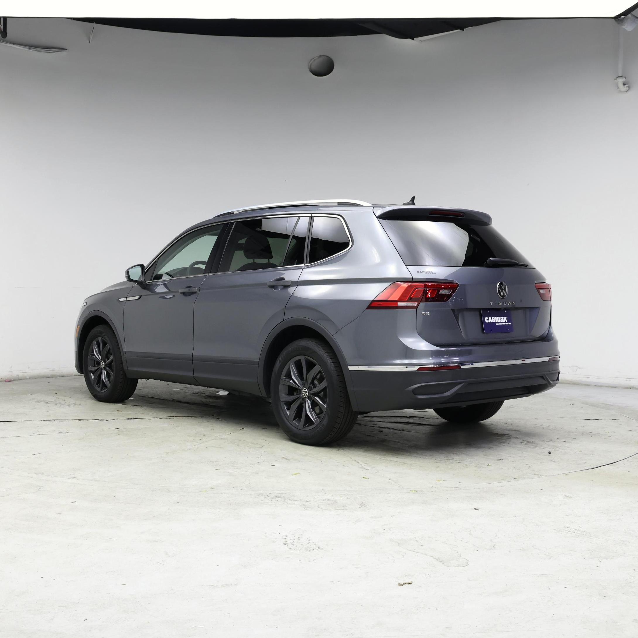 Thumbnail: 2023 Volkswagen Tiguan - 2