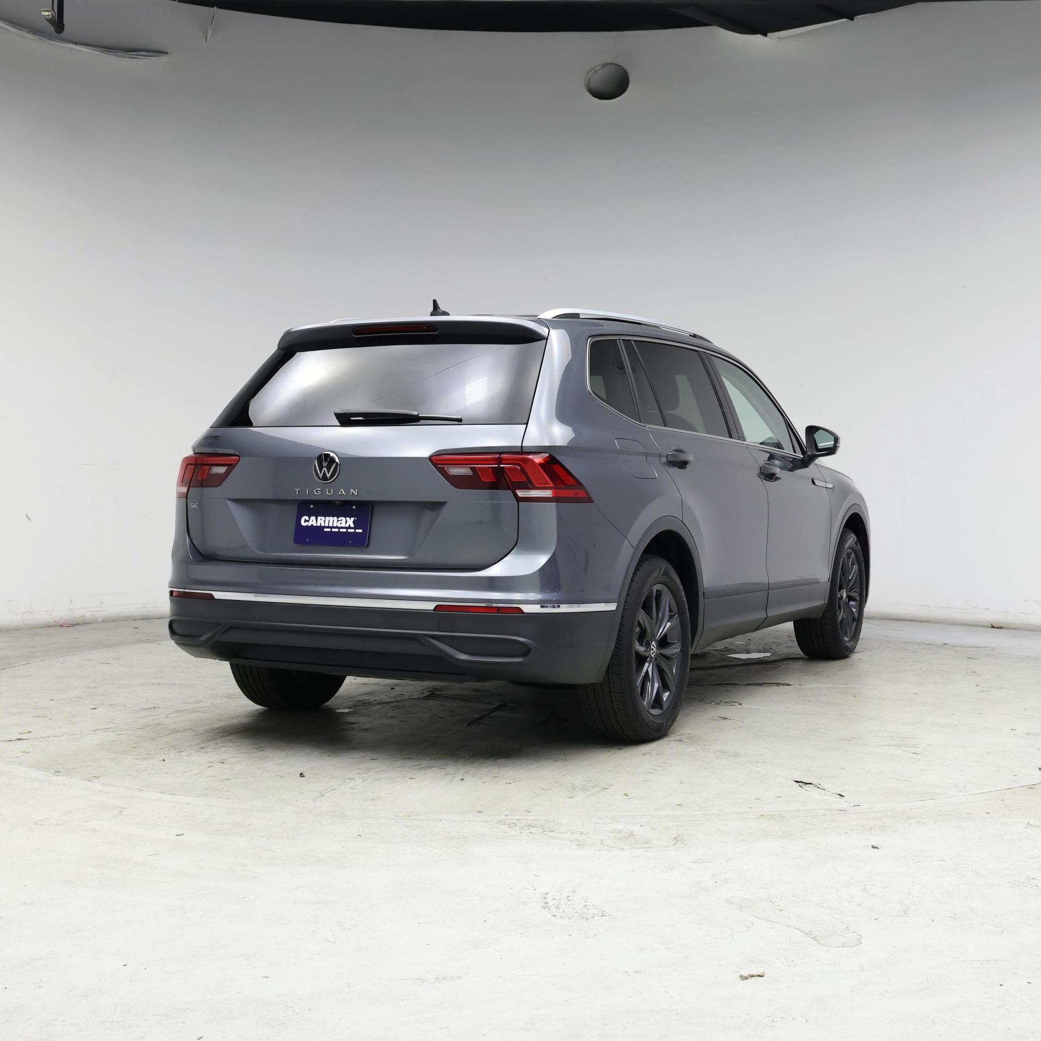 Thumbnail: 2023 Volkswagen Tiguan - 8