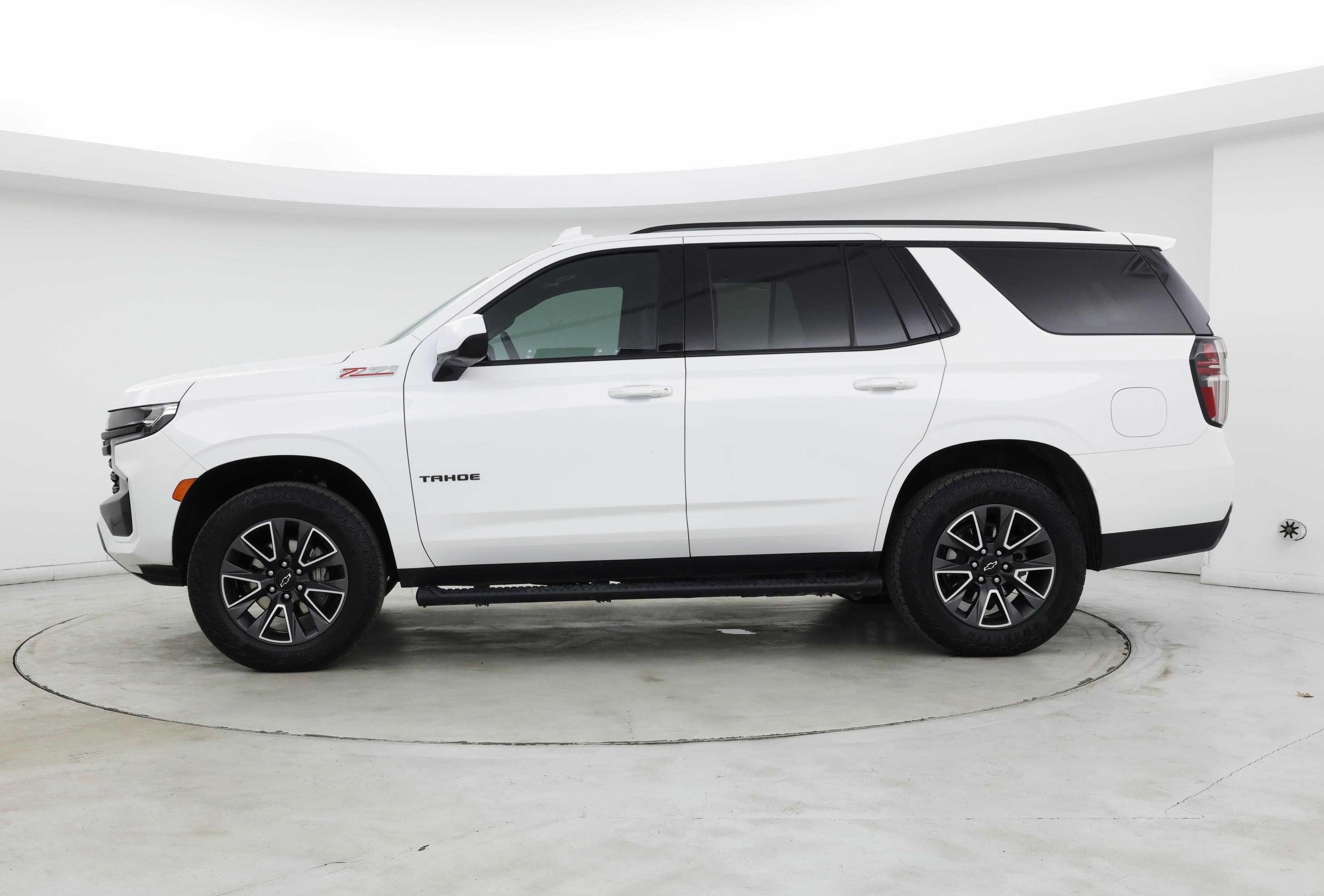 Thumbnail: 2024 Chevrolet Tahoe - 3