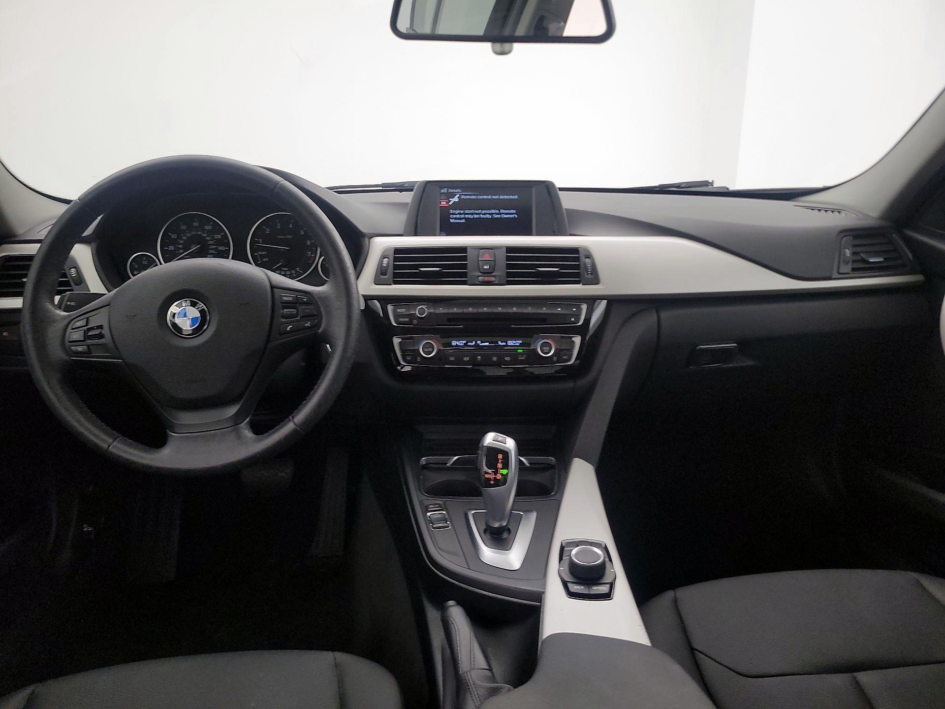 Thumbnail: 2017 BMW 3 Series - 9