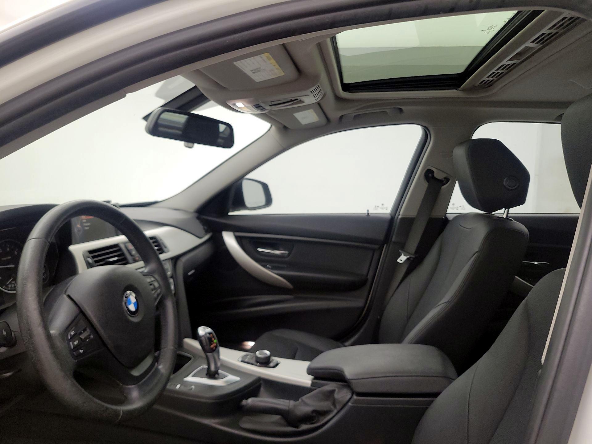 Thumbnail: 2017 BMW 3 Series - 19