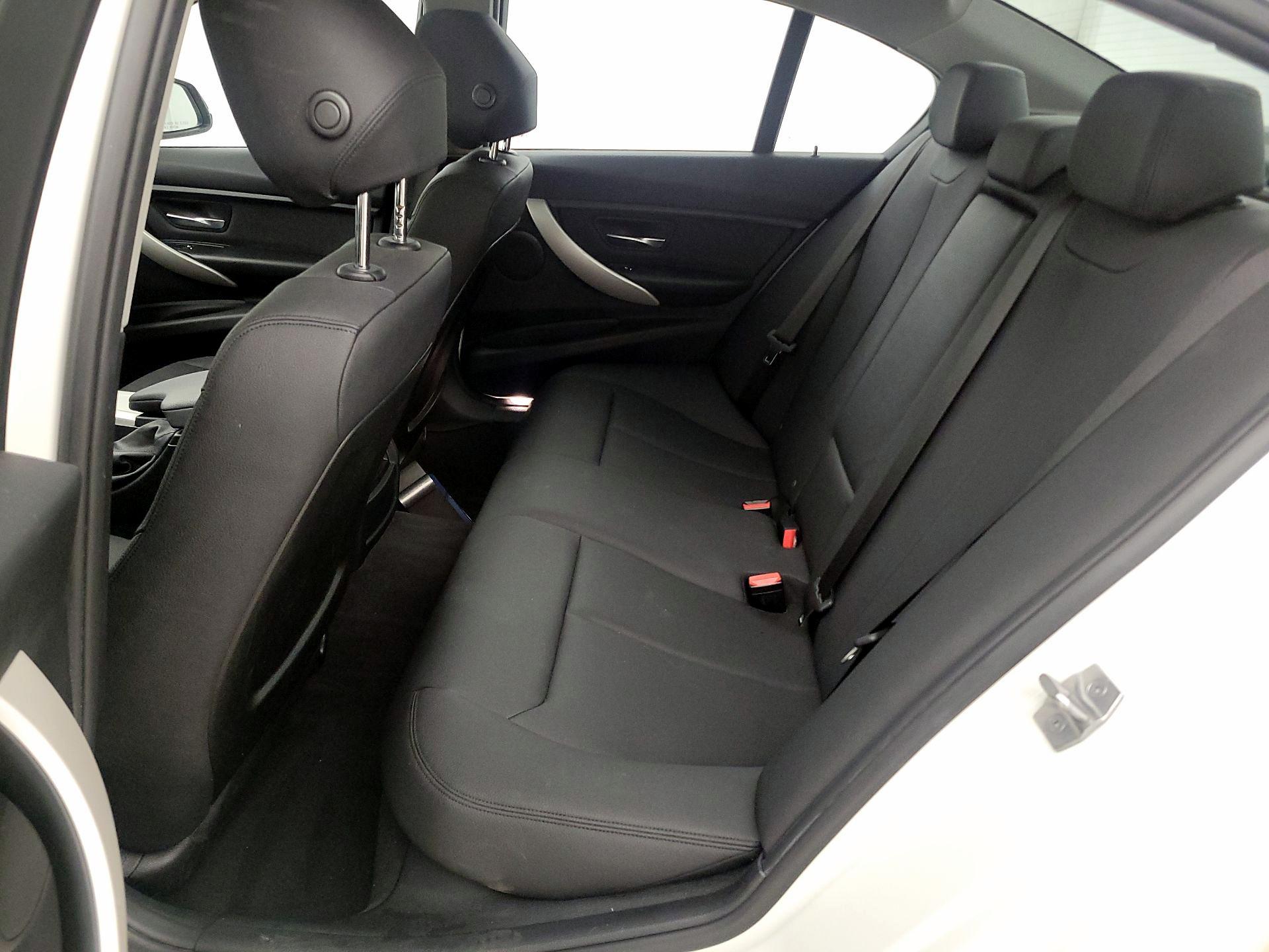 Thumbnail: 2017 BMW 3 Series - 20