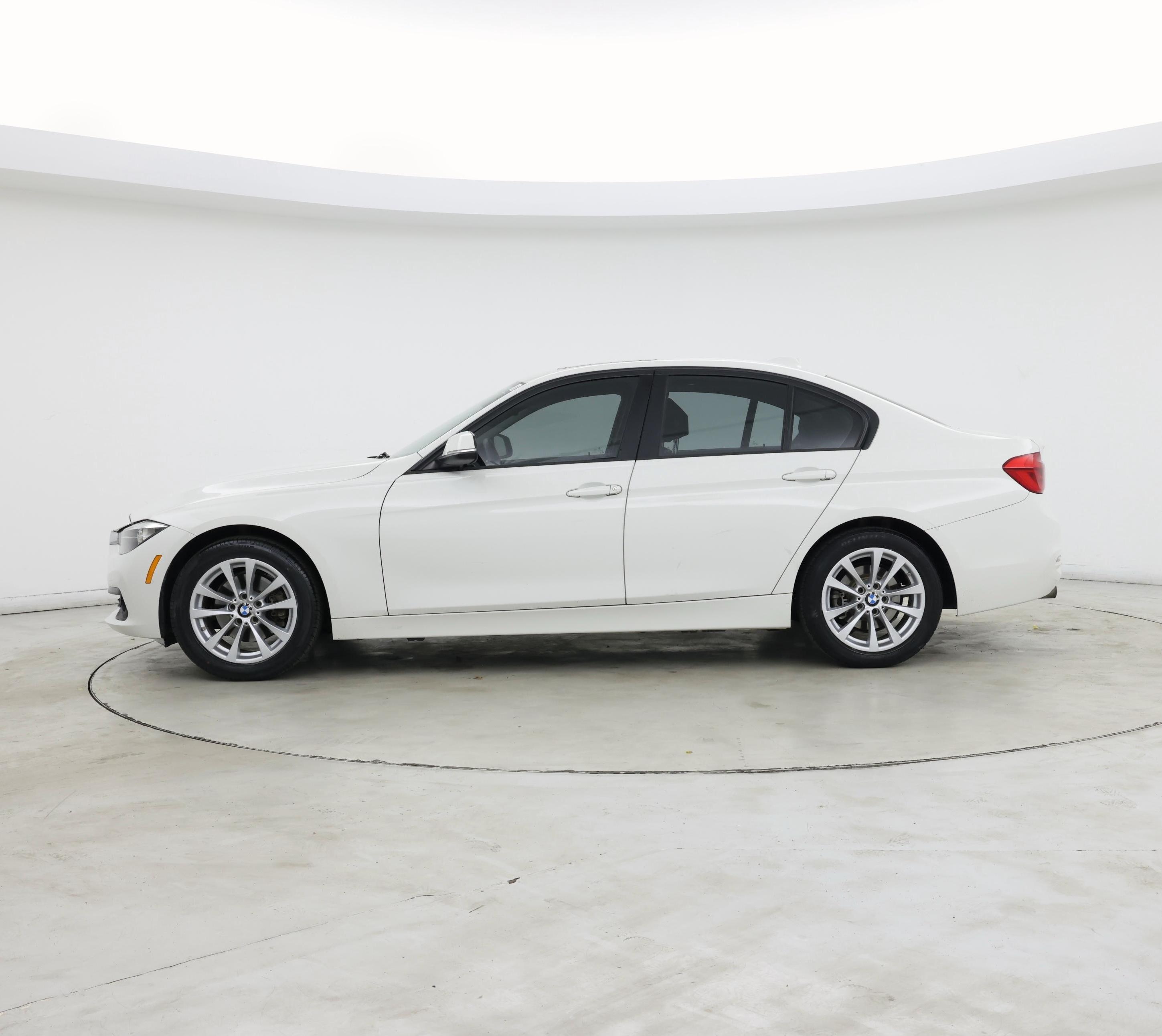 Thumbnail: 2017 BMW 3 Series - 3