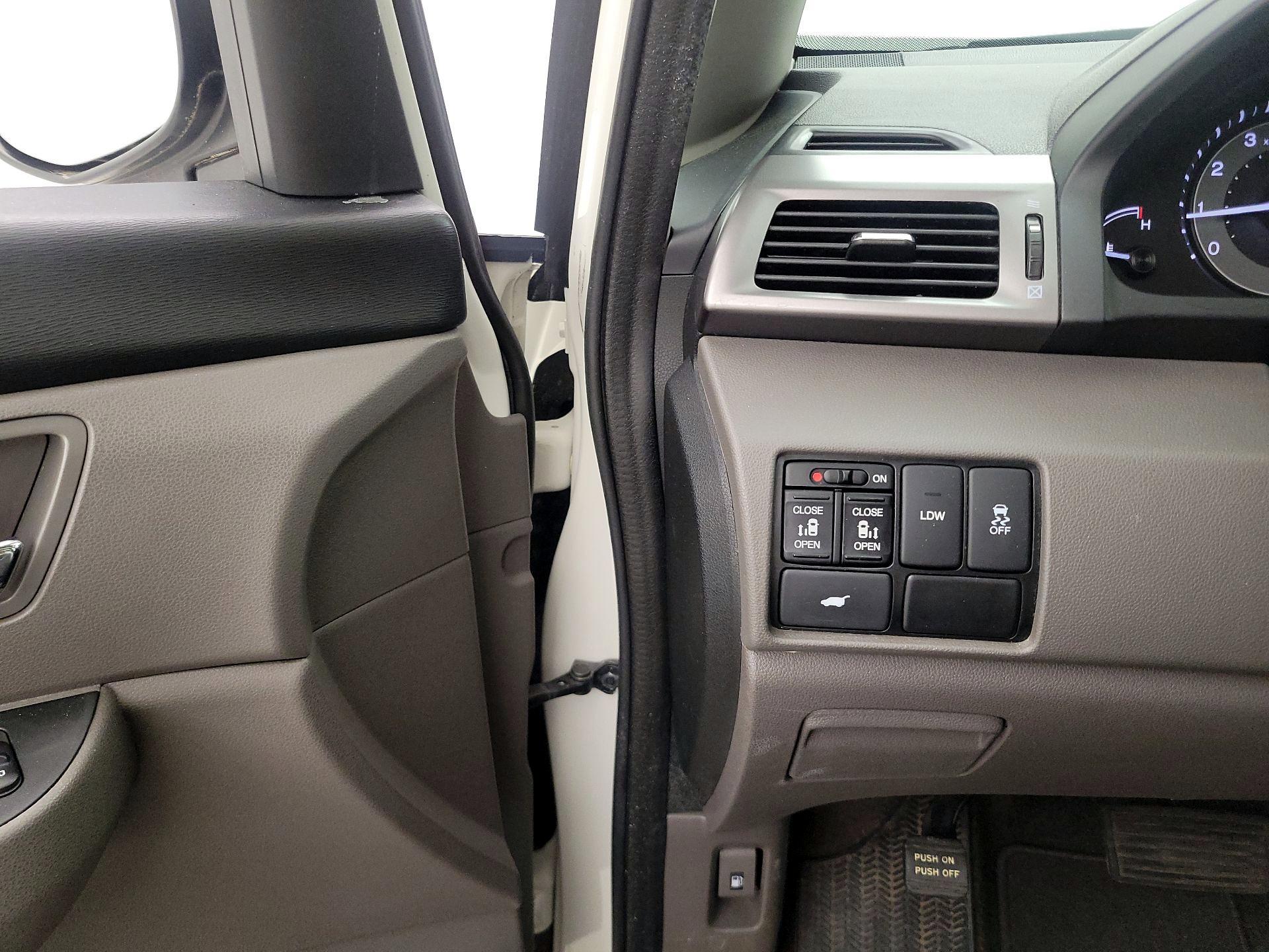 Thumbnail: 2016 Honda Odyssey - 13