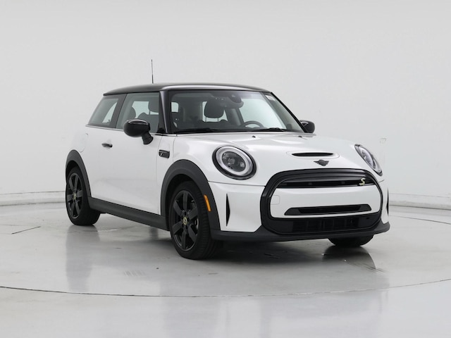 White 2024 MINI Cooper SE 2-Door Hatchback FWD Hatchback Front-Wheel Drive Automatic