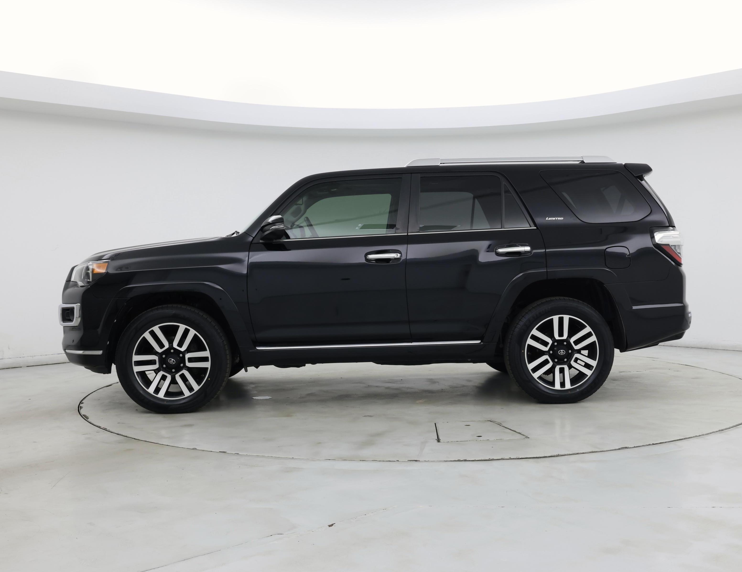 Thumbnail: 2019 Toyota 4Runner - 3