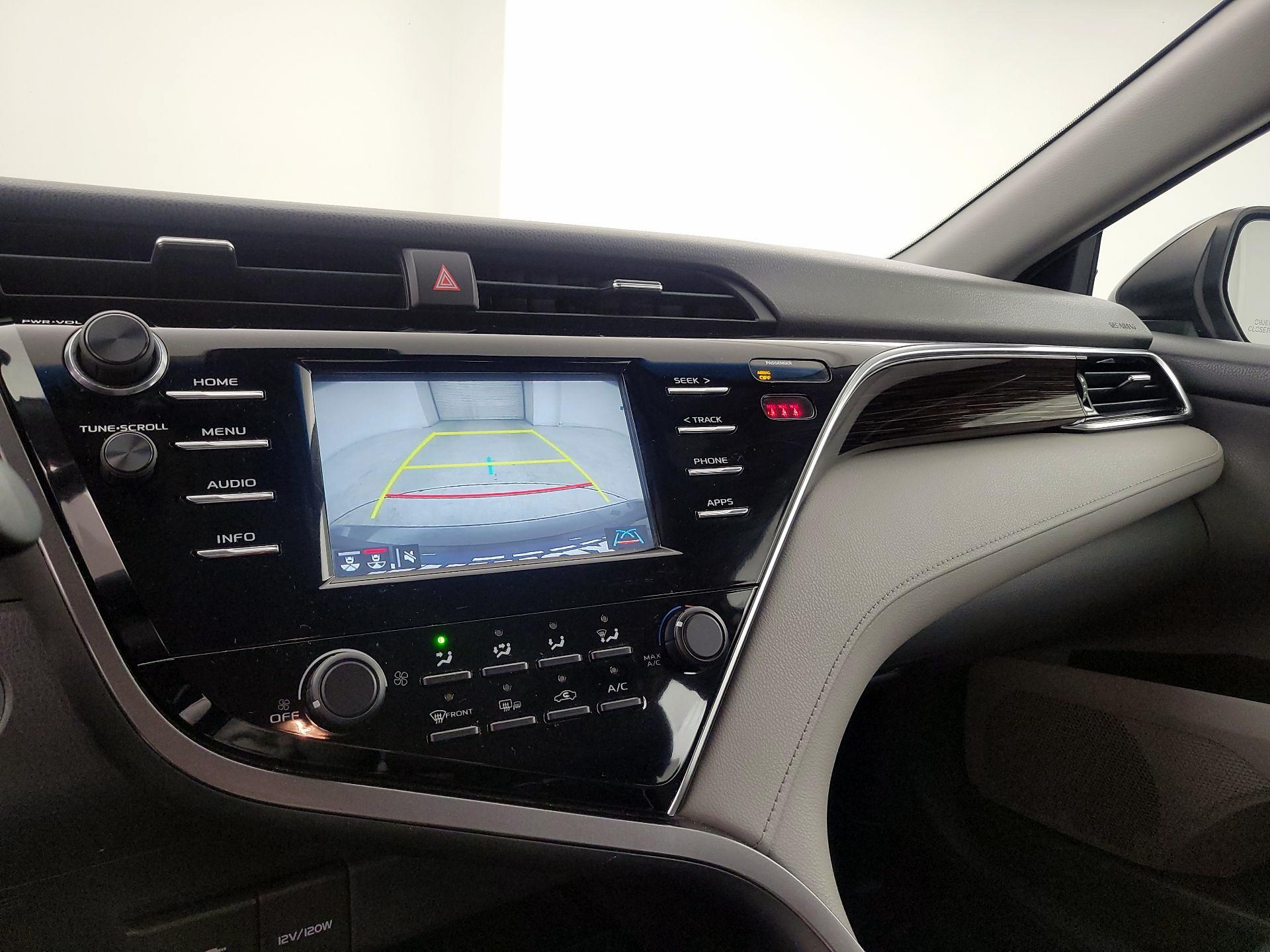 Thumbnail: 2018 Toyota Camry - 14