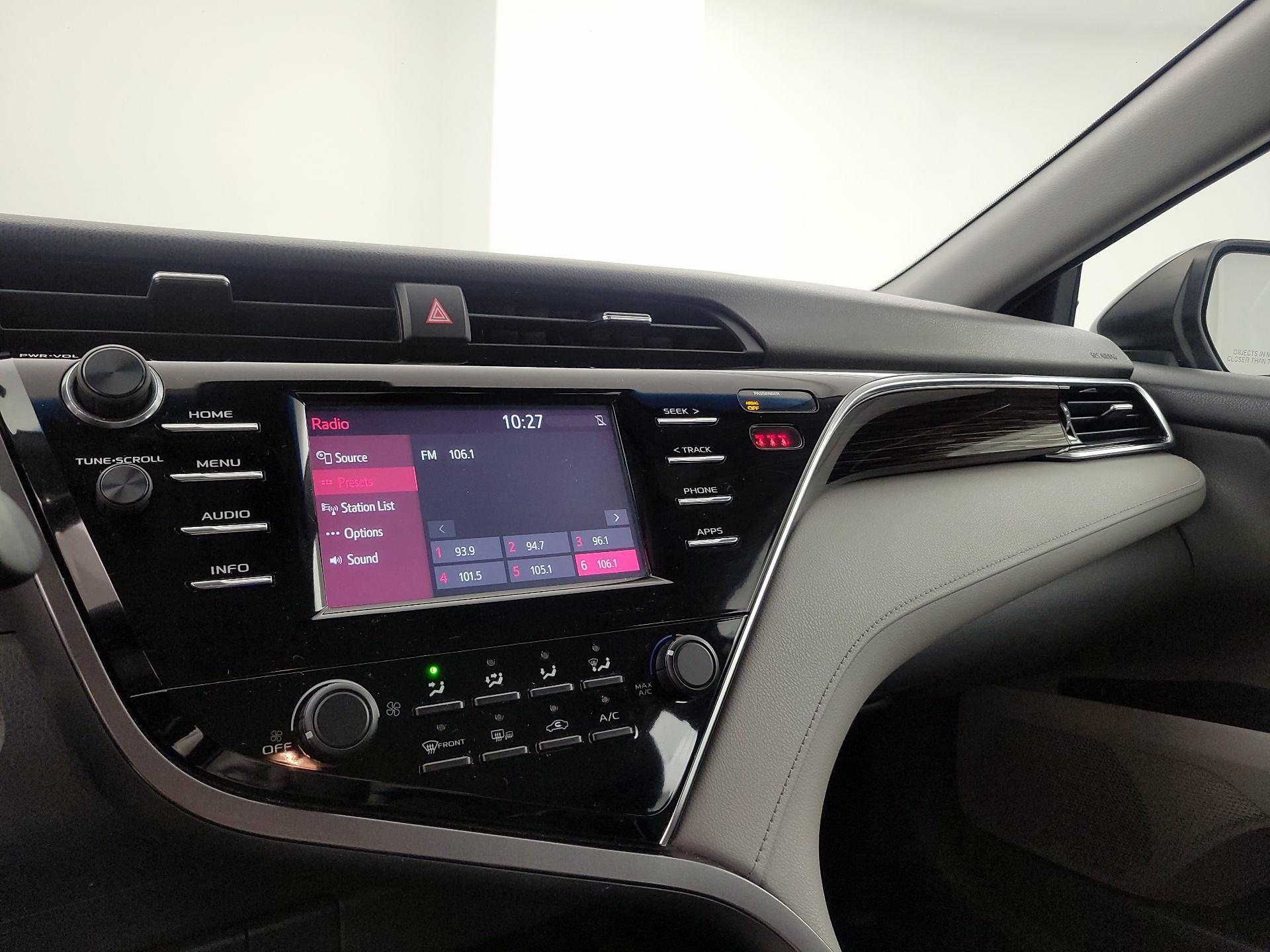 Thumbnail: 2018 Toyota Camry - 15