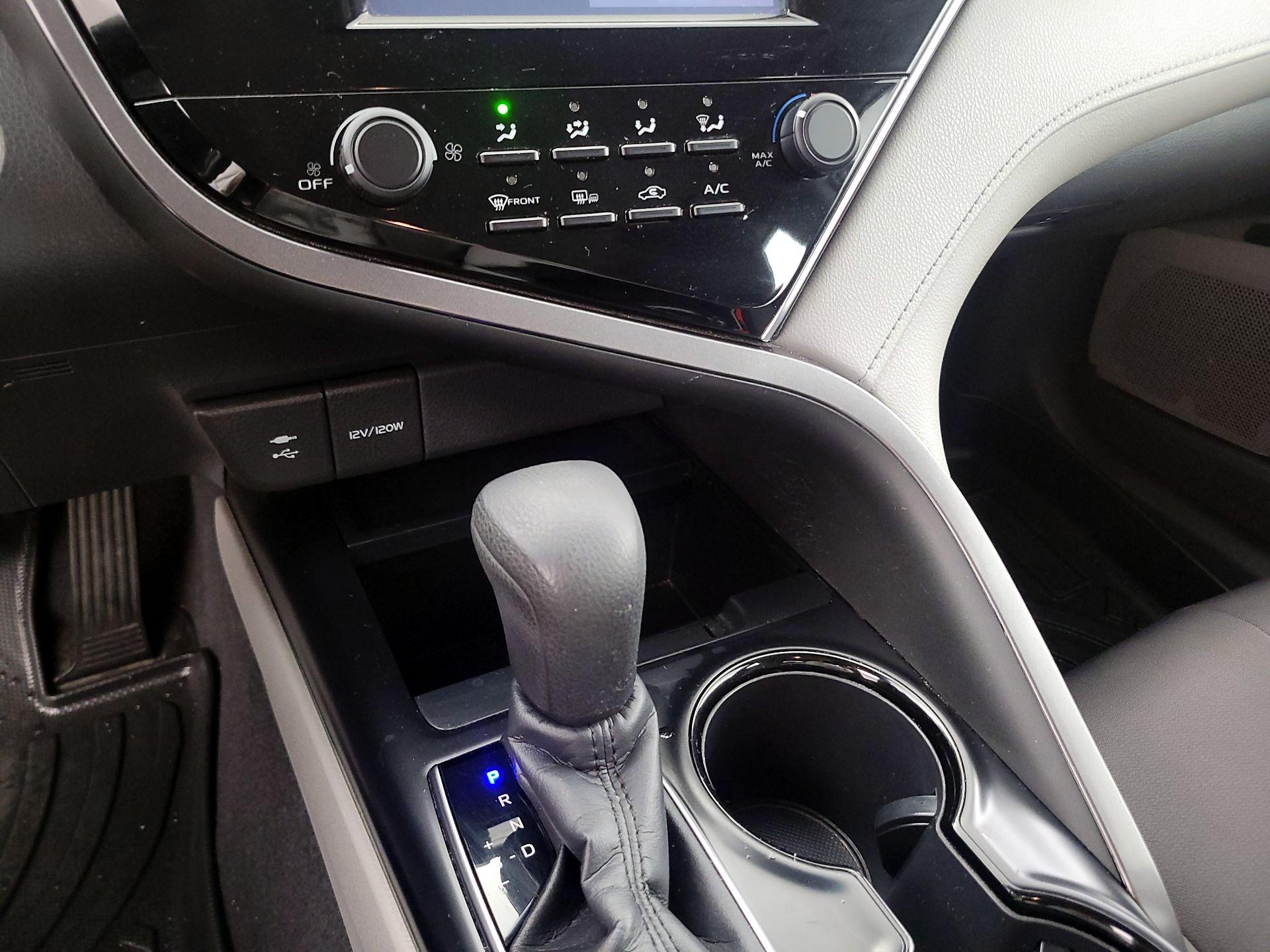 Thumbnail: 2018 Toyota Camry - 16