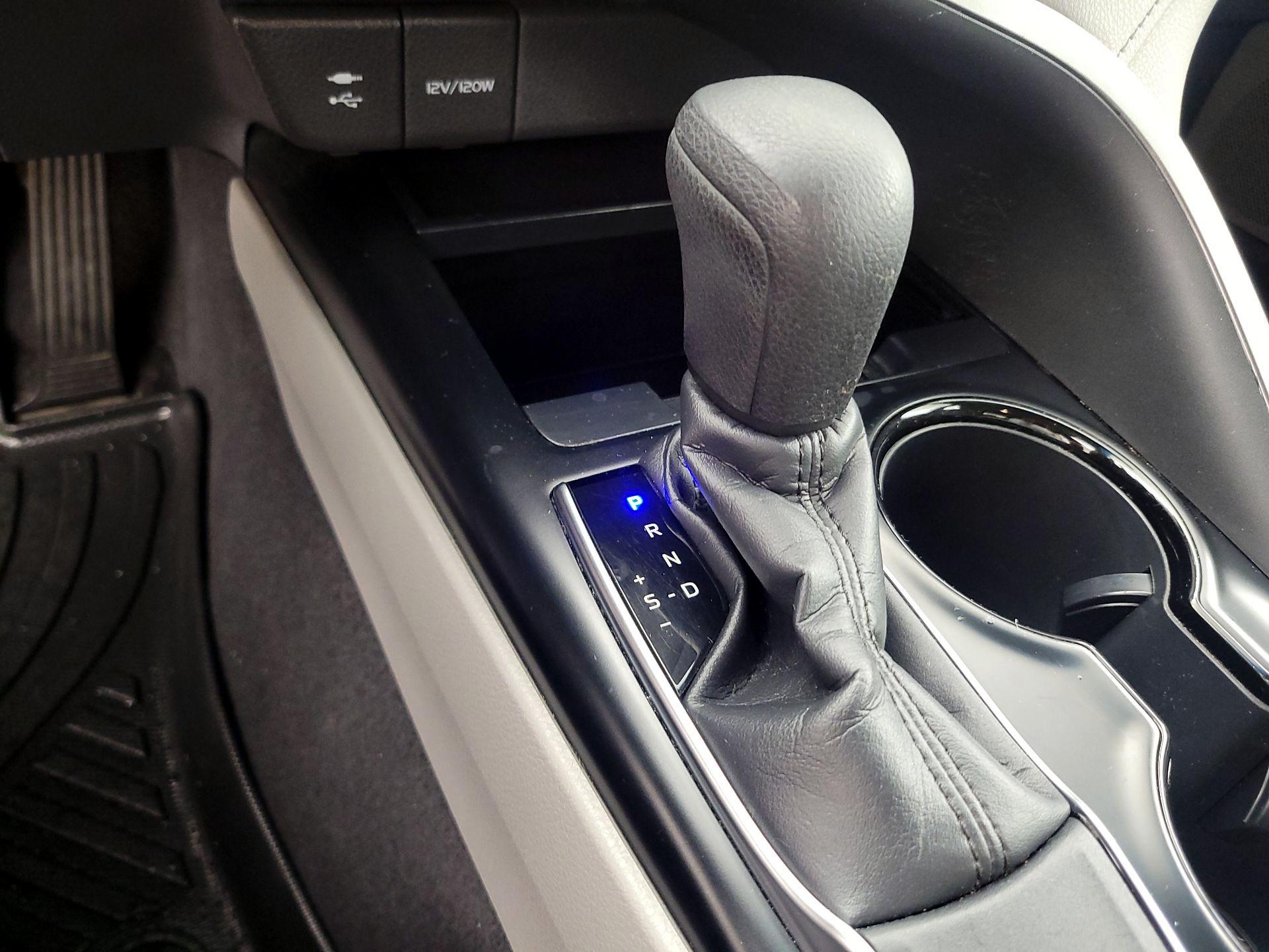 Thumbnail: 2018 Toyota Camry - 17