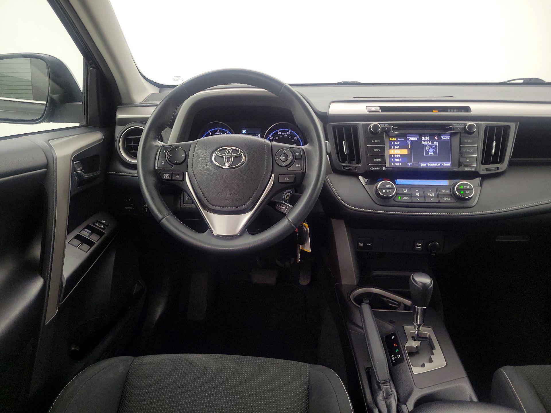 Thumbnail: 2017 Toyota RAV4 - 10