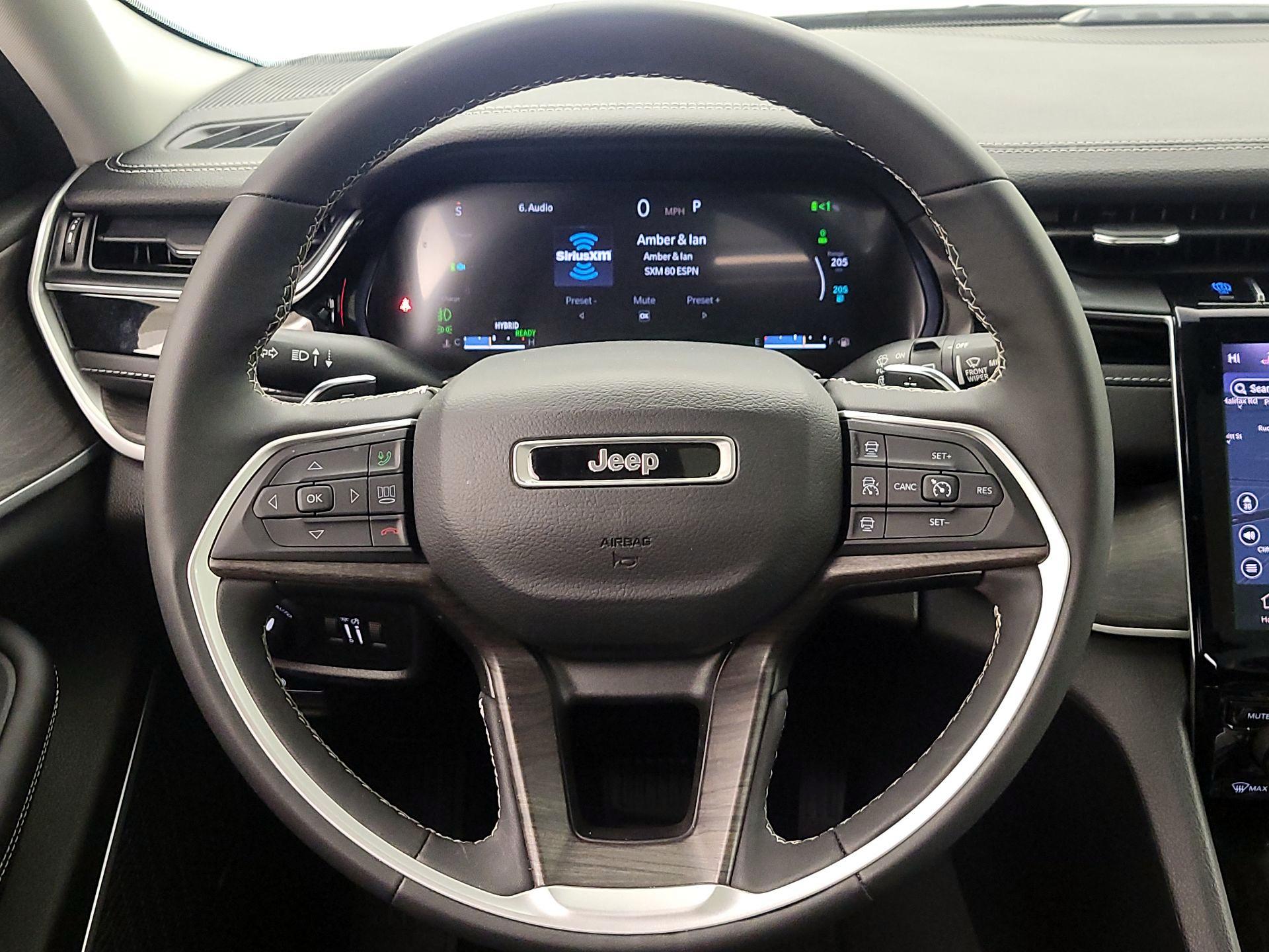 Thumbnail: 2023 Jeep Grand Cherokee - 10