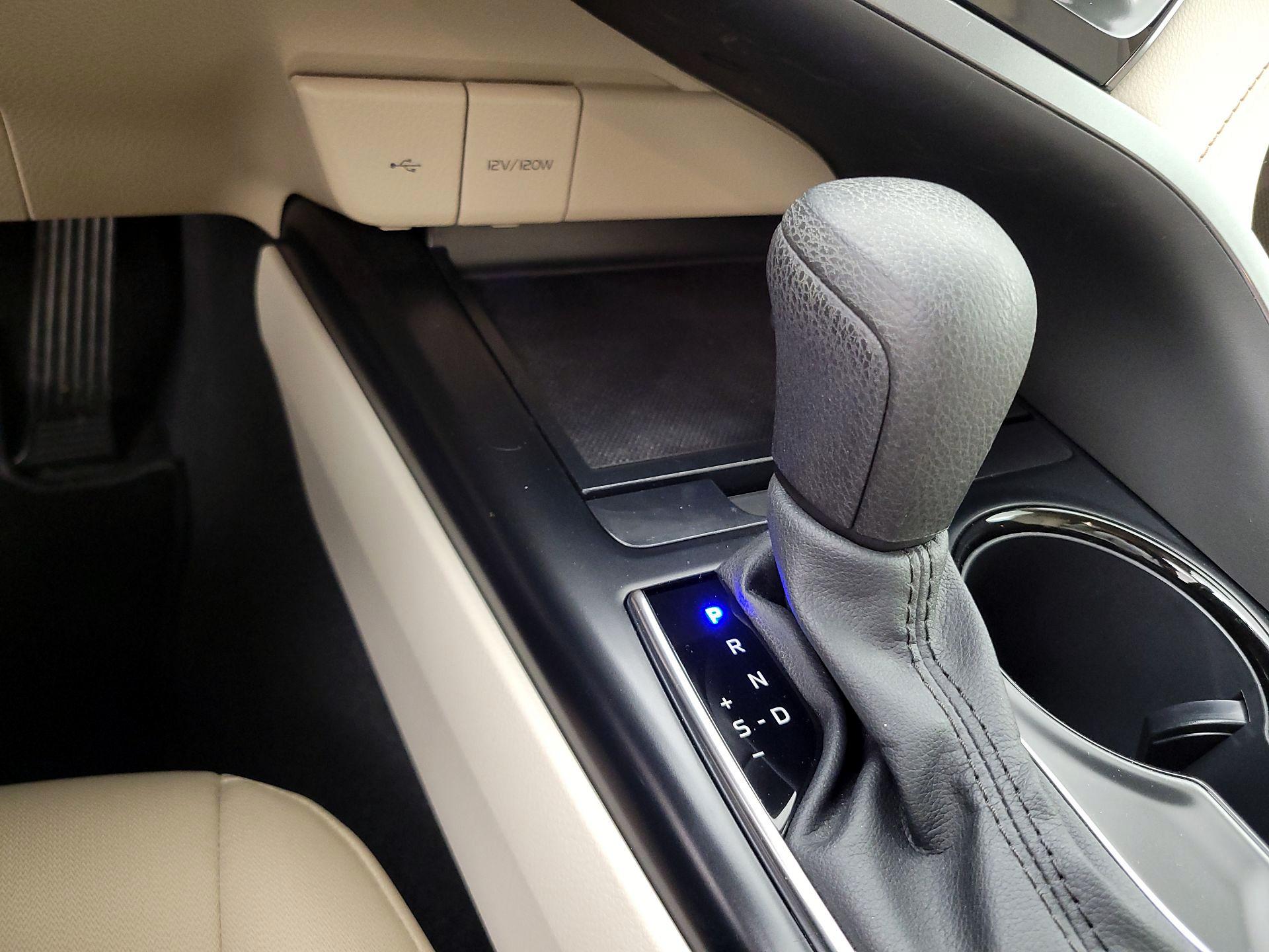 Thumbnail: 2020 Toyota Camry - 17