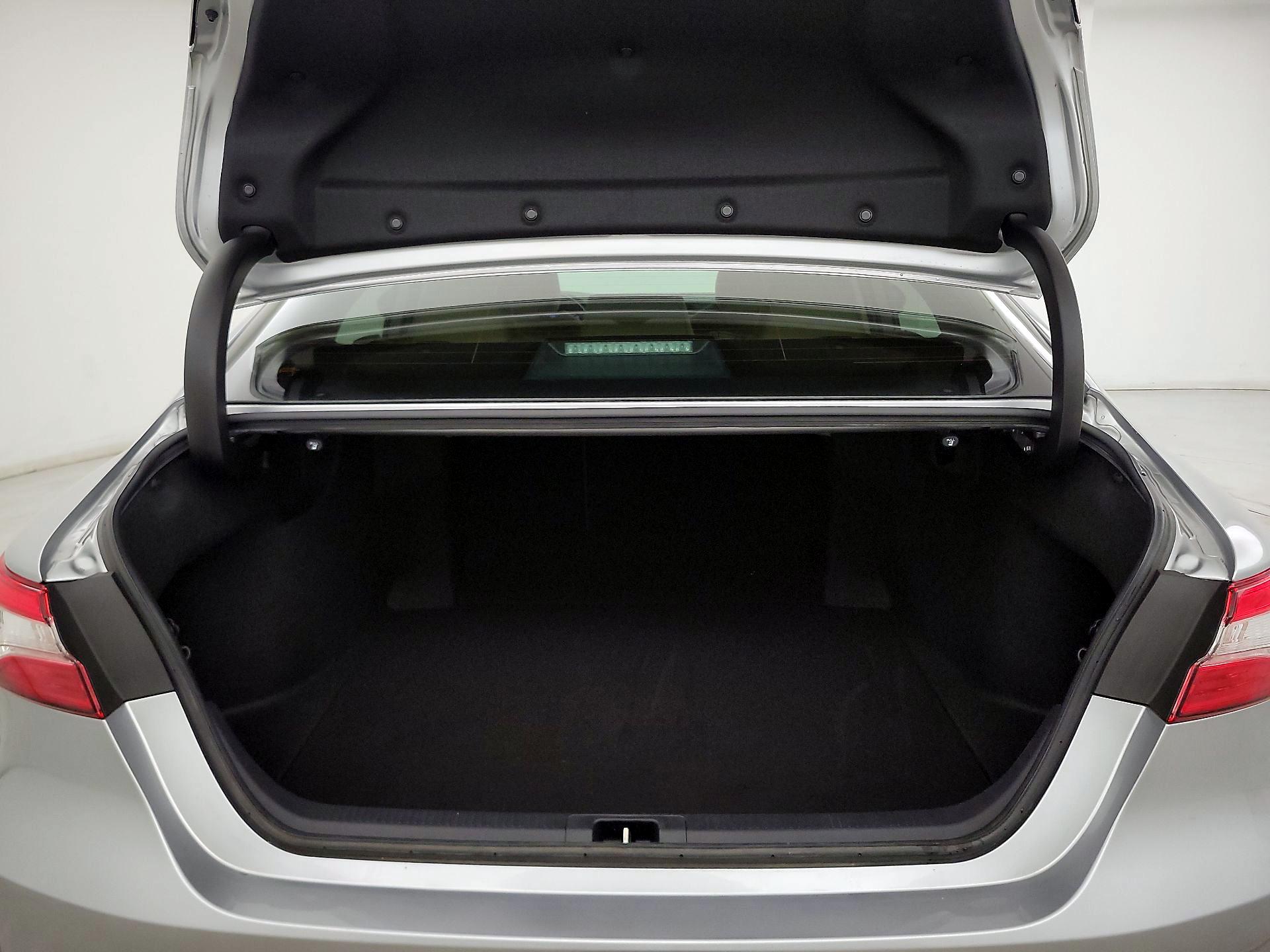 Thumbnail: 2020 Toyota Camry - 20