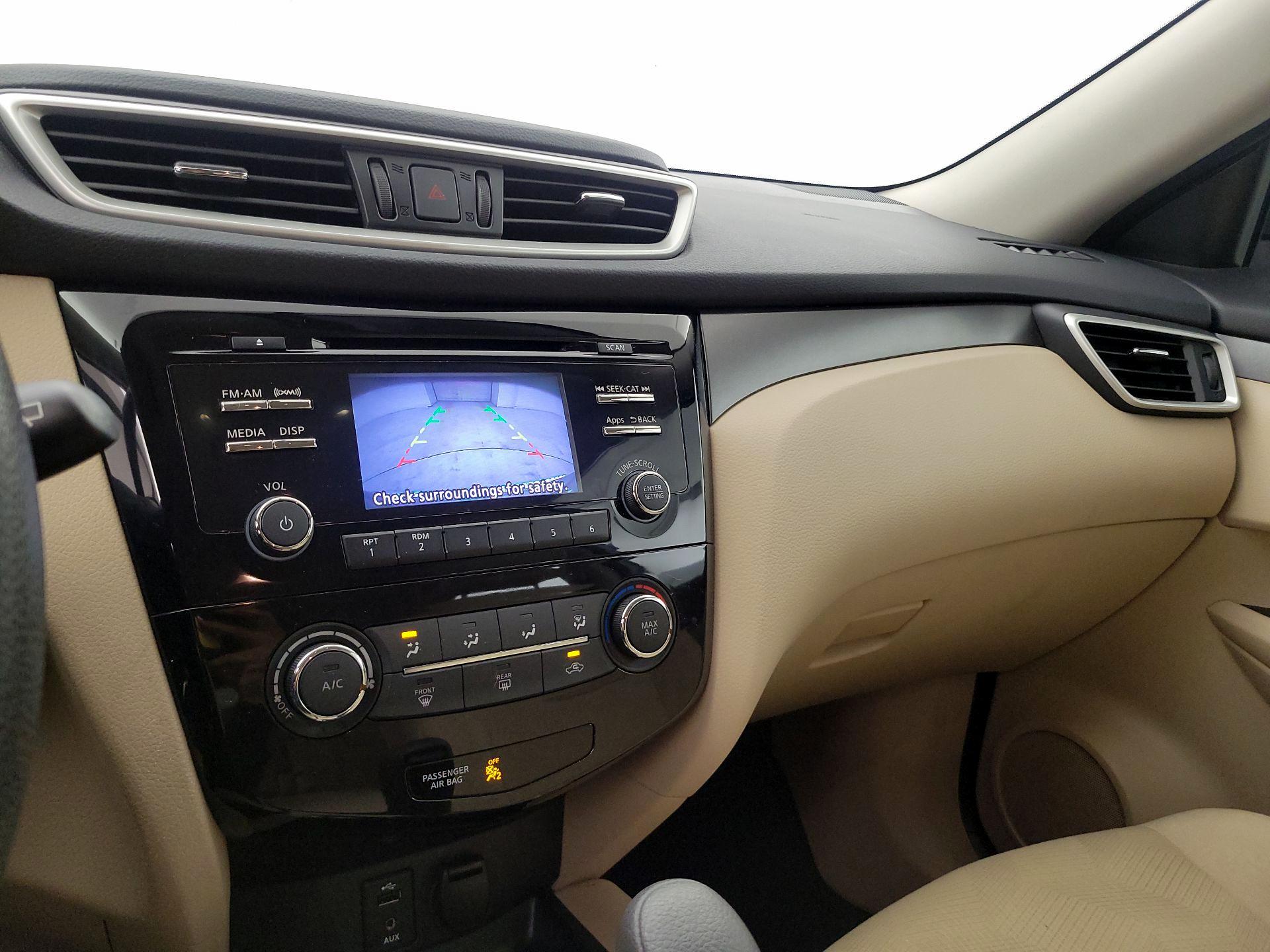 Thumbnail: 2016 Nissan Rogue - 14