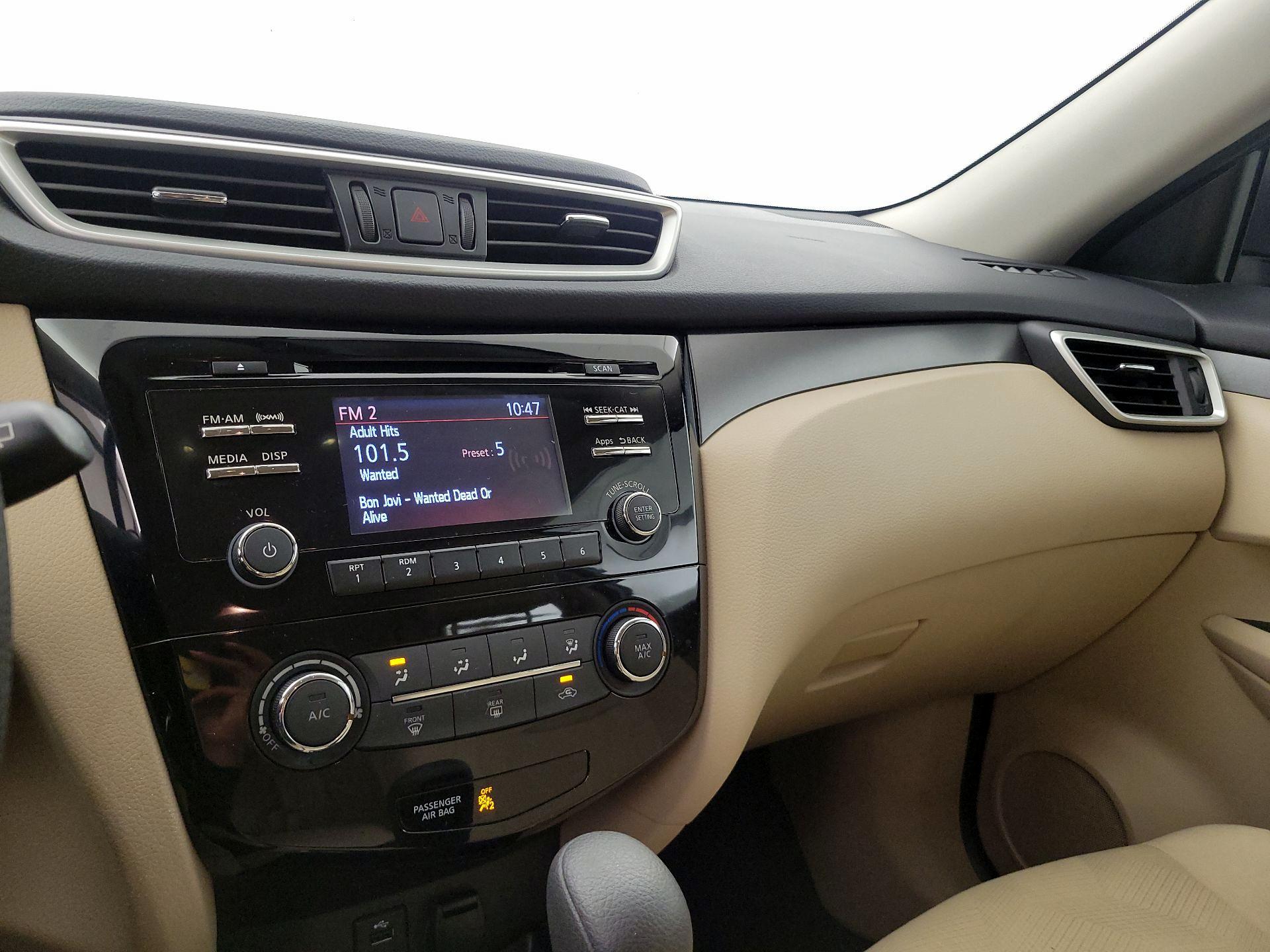 Thumbnail: 2016 Nissan Rogue - 15