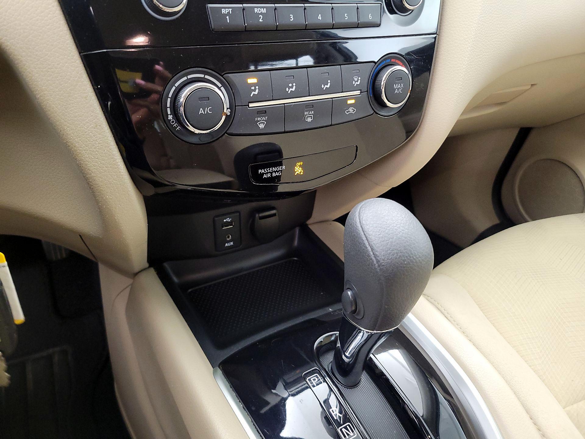 Thumbnail: 2016 Nissan Rogue - 16