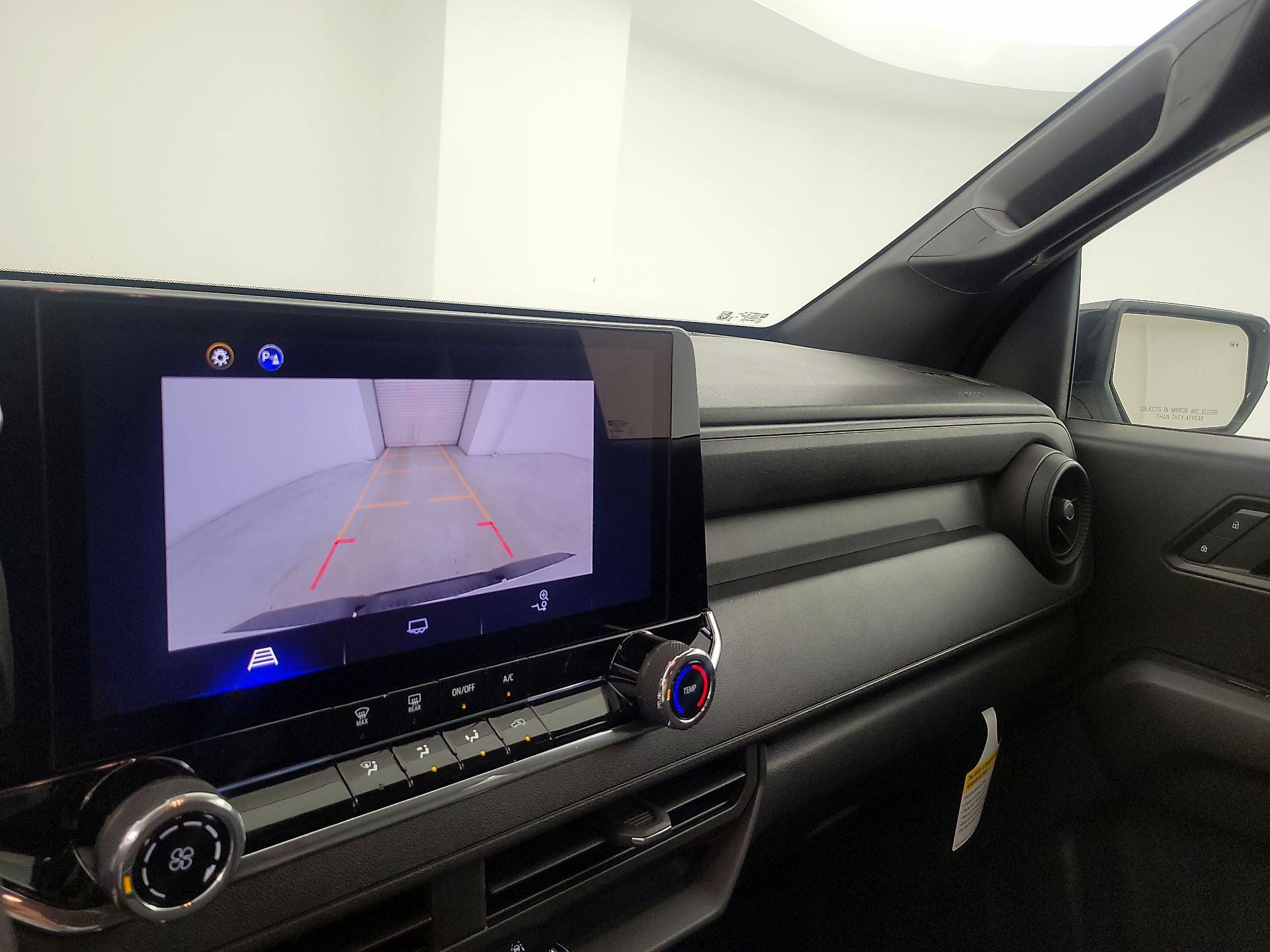 Thumbnail: 2024 Chevrolet Colorado - 15