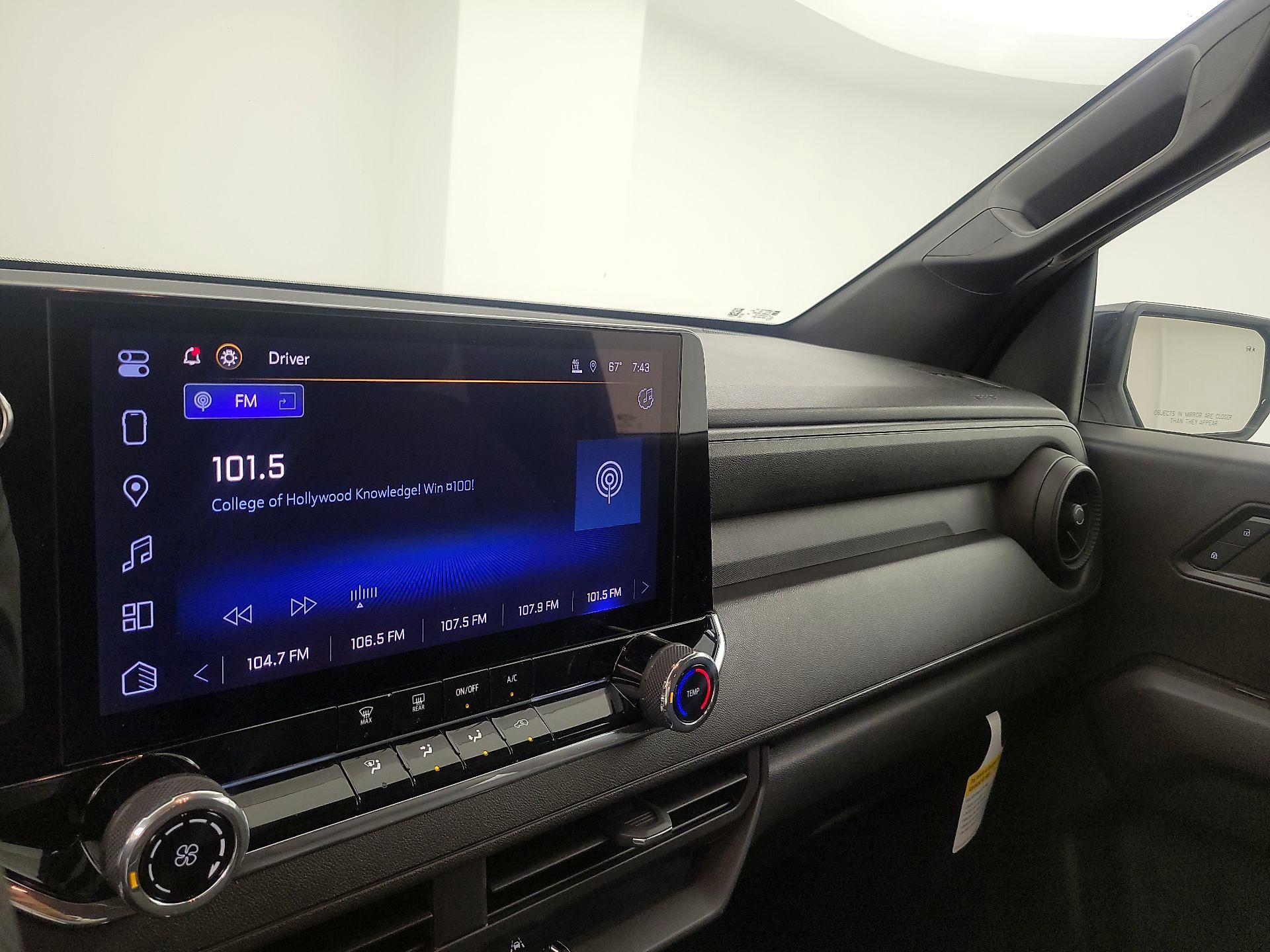 Thumbnail: 2024 Chevrolet Colorado - 16