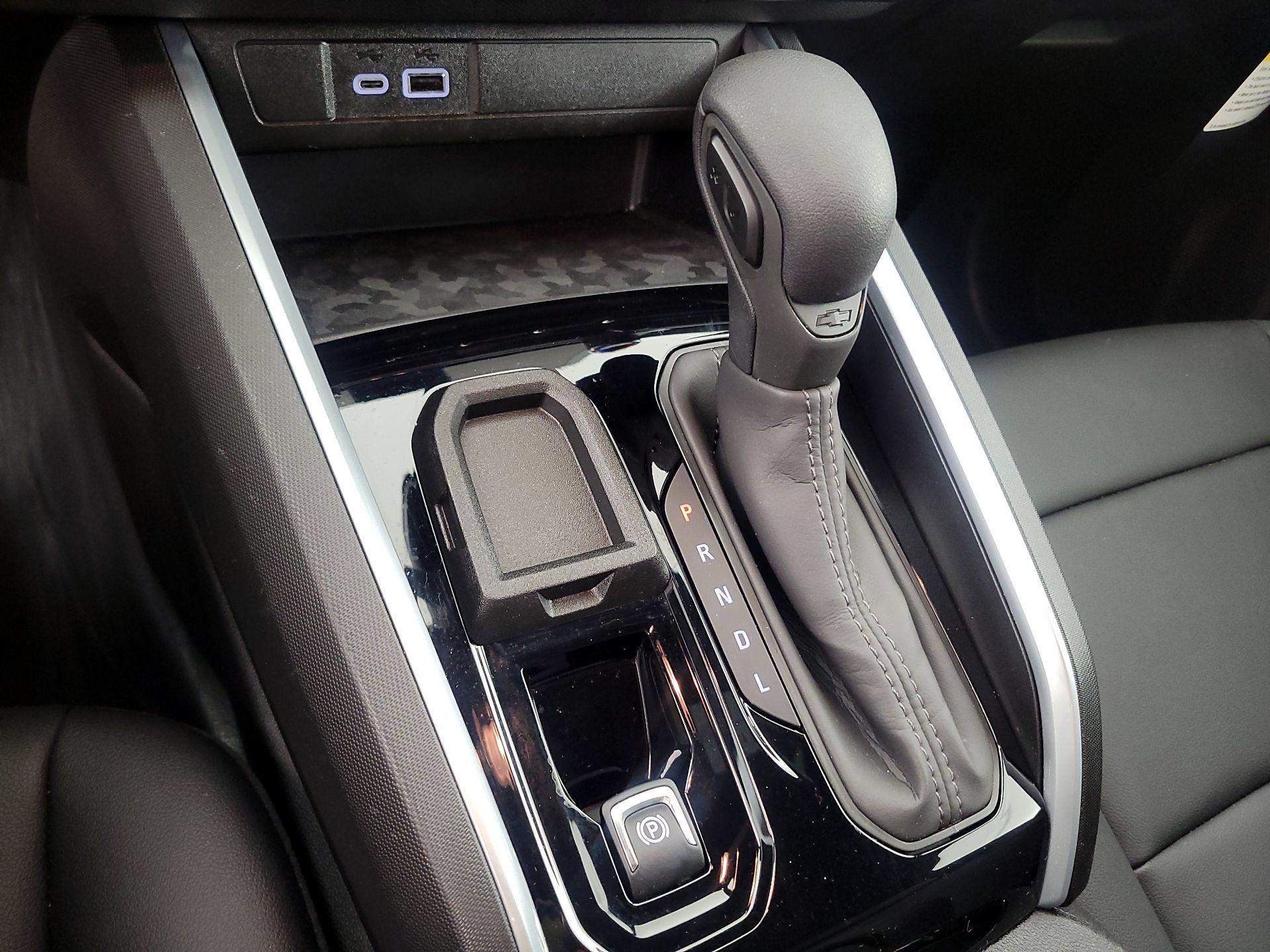 Thumbnail: 2024 Chevrolet Colorado - 18