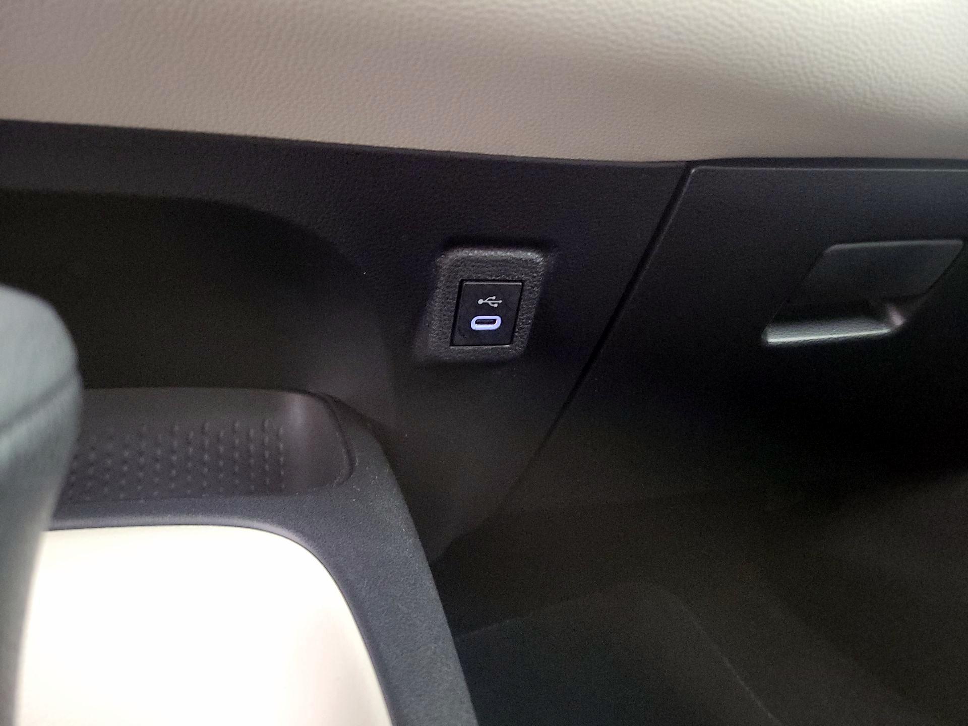 Thumbnail: 2024 Toyota Corolla - 18