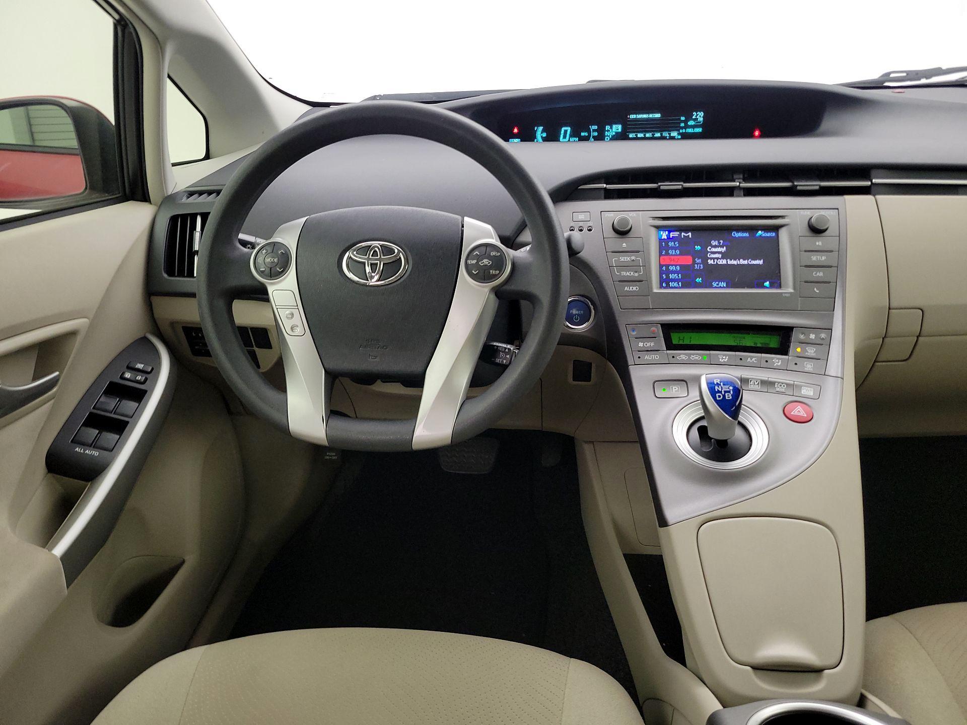 Thumbnail: 2014 Toyota Prius - 10